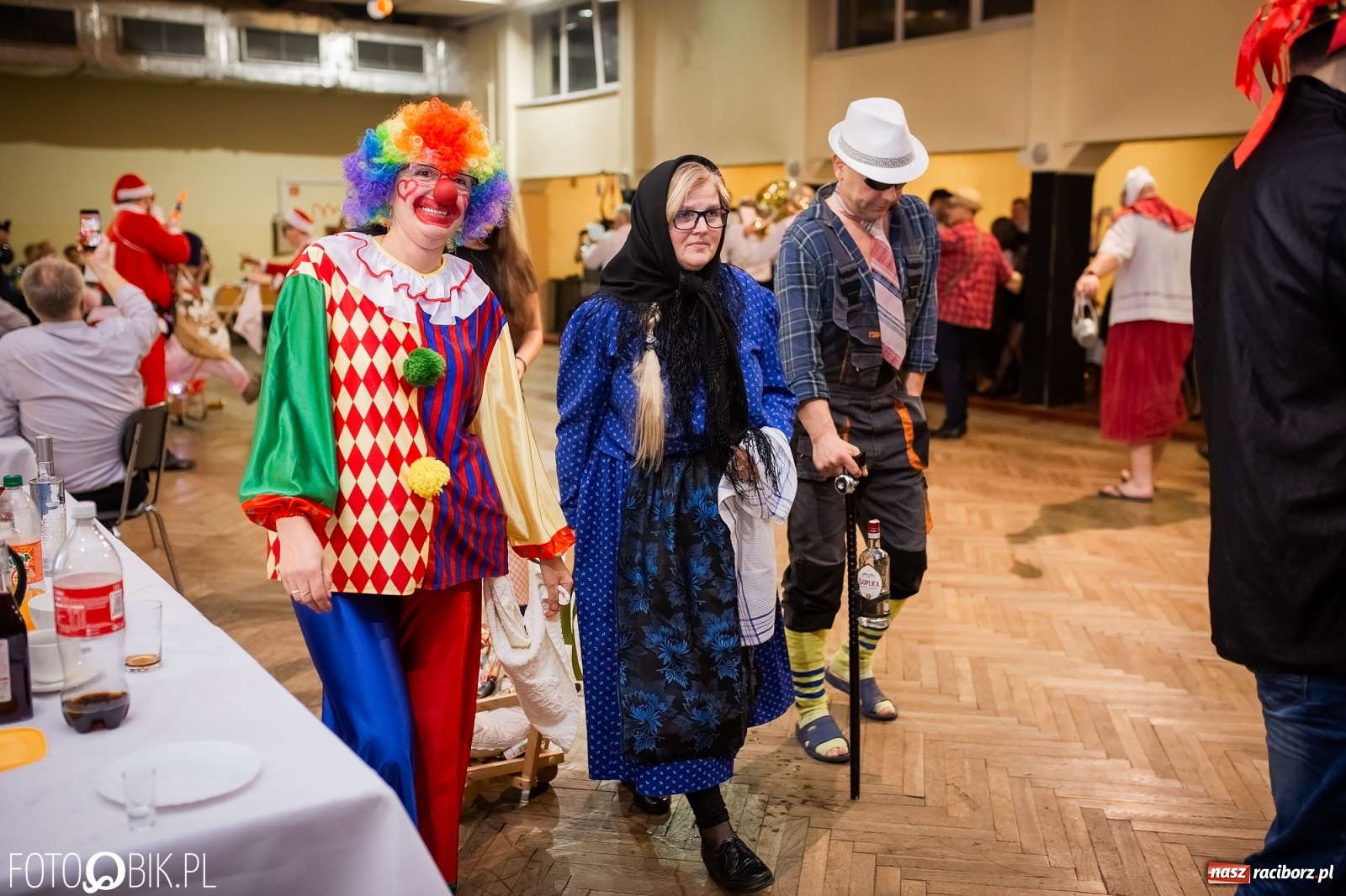 Zdjęcie w galerii na portalu naszraciborz.pl: I po karnawale. Pogrzebanie basa w Krzanowicach [FOTO i WIDEO] wiadomości z regionu