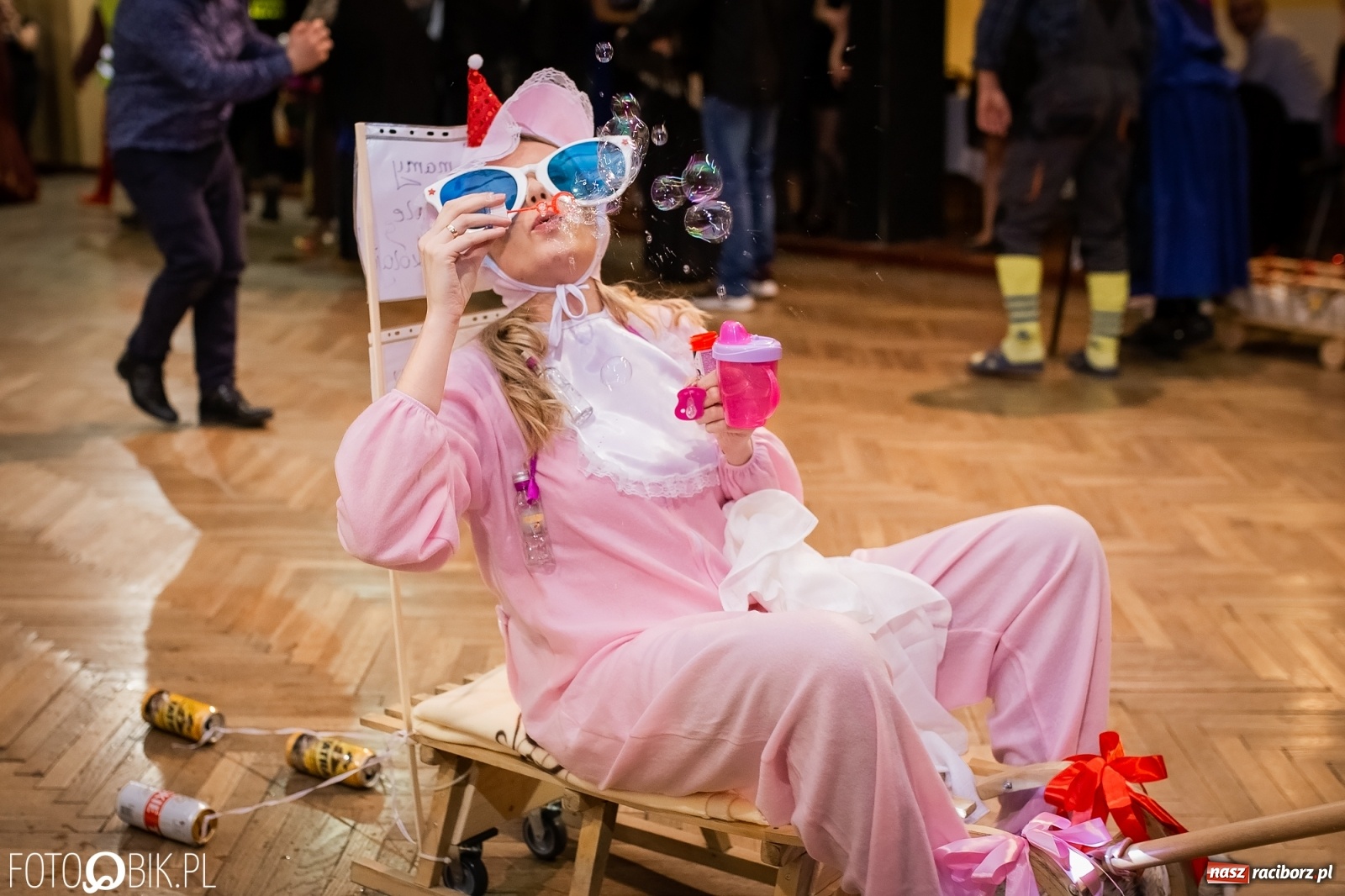 Zdjęcie w galerii na portalu naszraciborz.pl: I po karnawale. Pogrzebanie basa w Krzanowicach [FOTO i WIDEO] wiadomości z regionu