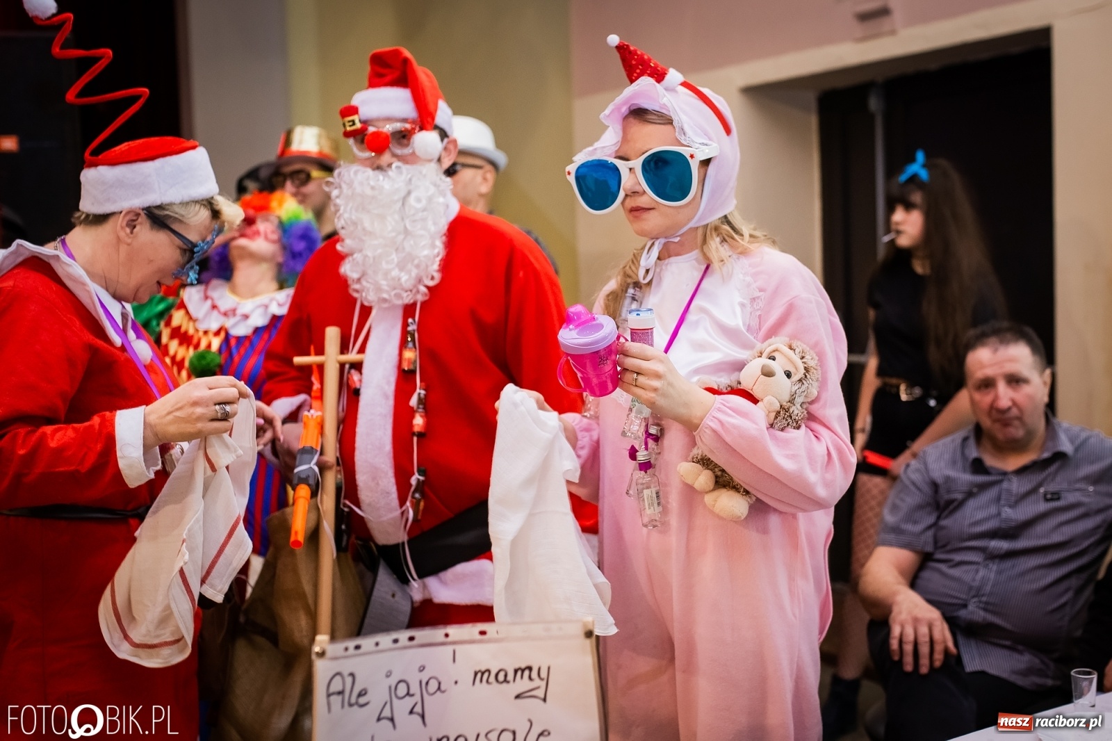 Zdjęcie w galerii na portalu naszraciborz.pl: I po karnawale. Pogrzebanie basa w Krzanowicach [FOTO i WIDEO] wiadomości z regionu