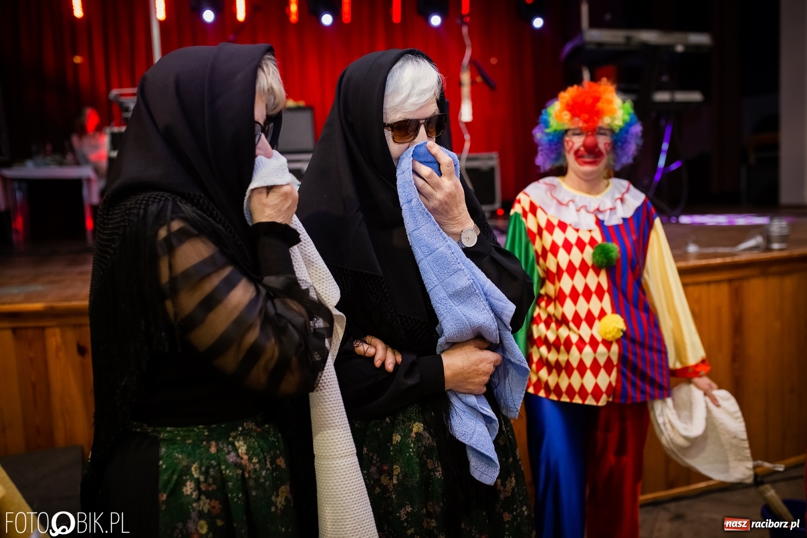 Zdjęcie w galerii na portalu naszraciborz.pl: I po karnawale. Pogrzebanie basa w Krzanowicach [FOTO i WIDEO] wiadomości z regionu