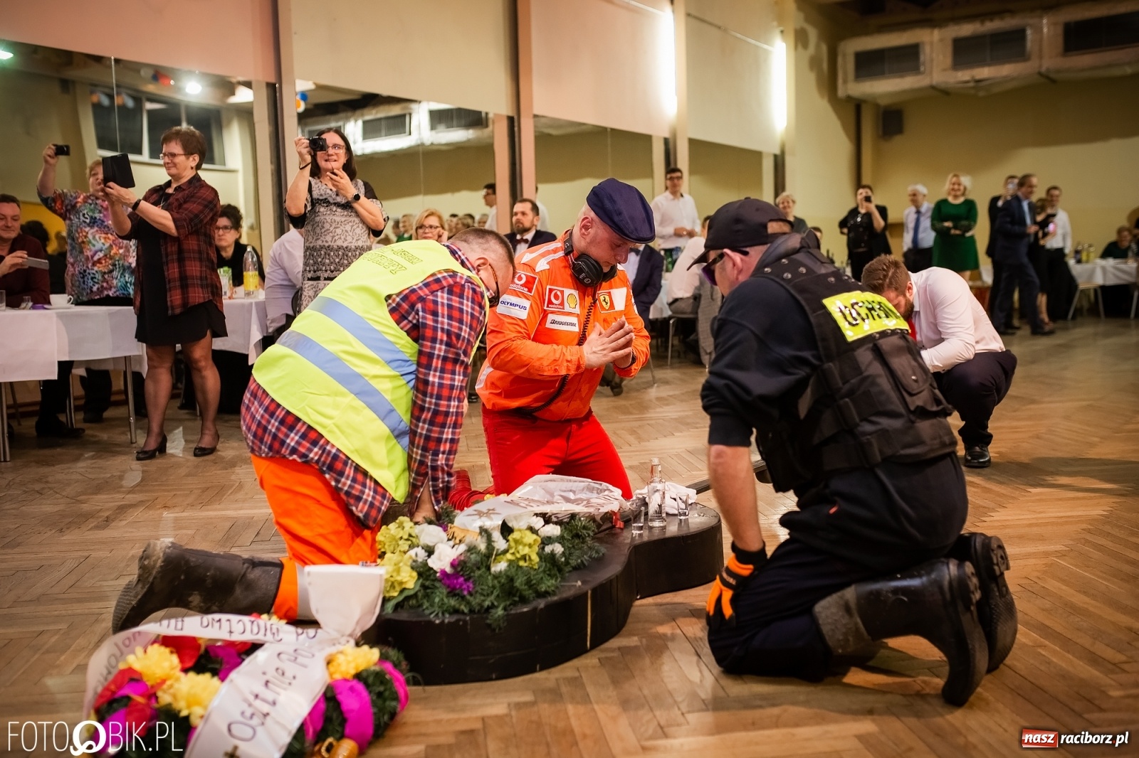 Zdjęcie w galerii na portalu naszraciborz.pl: I po karnawale. Pogrzebanie basa w Krzanowicach [FOTO i WIDEO] wiadomości z regionu