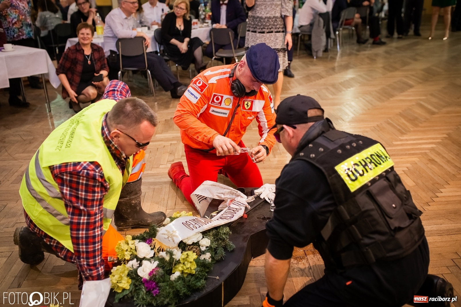 Zdjęcie w galerii na portalu naszraciborz.pl: I po karnawale. Pogrzebanie basa w Krzanowicach [FOTO i WIDEO] wiadomości z regionu