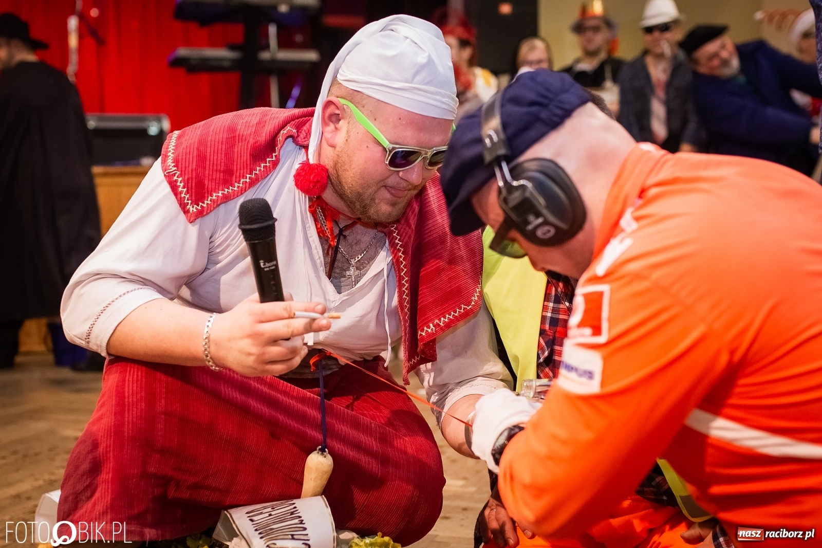 Zdjęcie w galerii na portalu naszraciborz.pl: I po karnawale. Pogrzebanie basa w Krzanowicach [FOTO i WIDEO] wiadomości z regionu