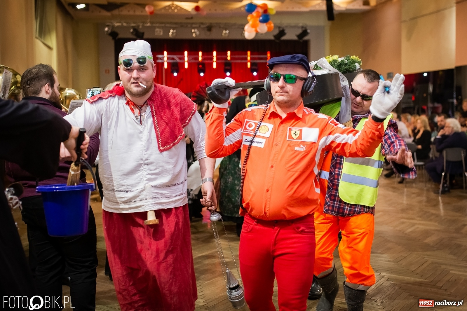 Zdjęcie w galerii na portalu naszraciborz.pl: I po karnawale. Pogrzebanie basa w Krzanowicach [FOTO i WIDEO] wiadomości z regionu