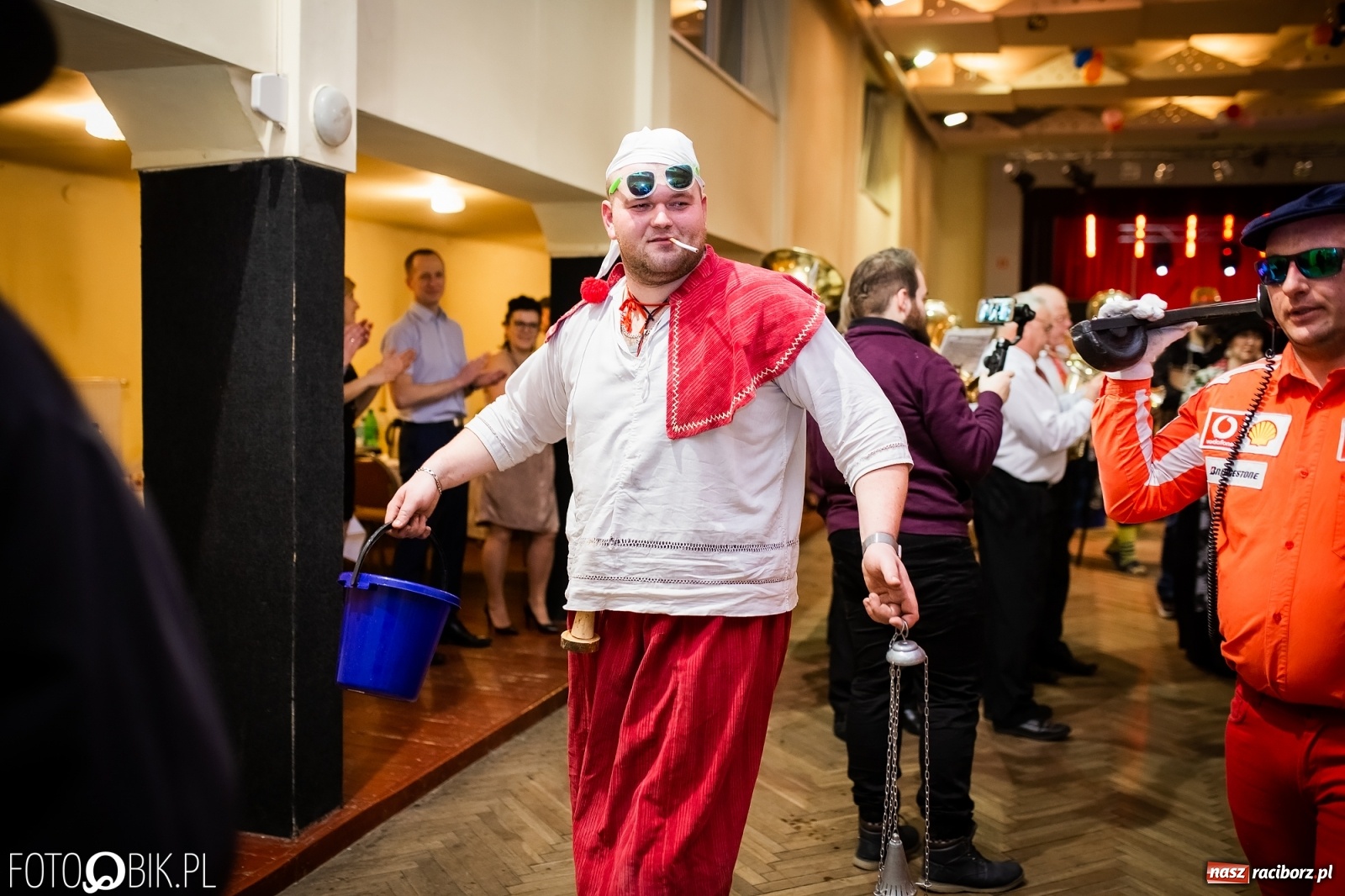 Zdjęcie w galerii na portalu naszraciborz.pl: I po karnawale. Pogrzebanie basa w Krzanowicach [FOTO i WIDEO] wiadomości z regionu