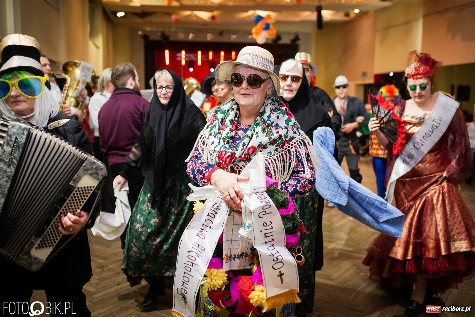 Zdjęcie w galerii na portalu naszraciborz.pl: I po karnawale. Pogrzebanie basa w Krzanowicach [FOTO i WIDEO] wiadomości z regionu