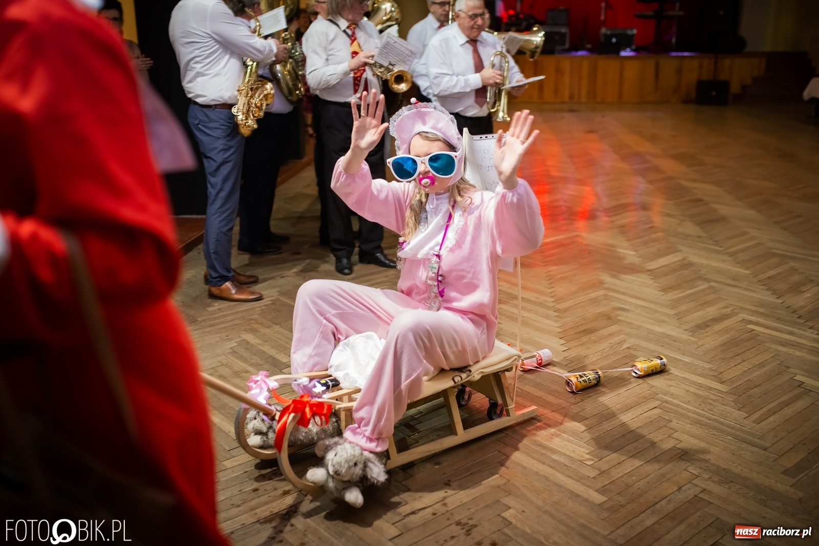 Zdjęcie w galerii na portalu naszraciborz.pl: I po karnawale. Pogrzebanie basa w Krzanowicach [FOTO i WIDEO] wiadomości z regionu