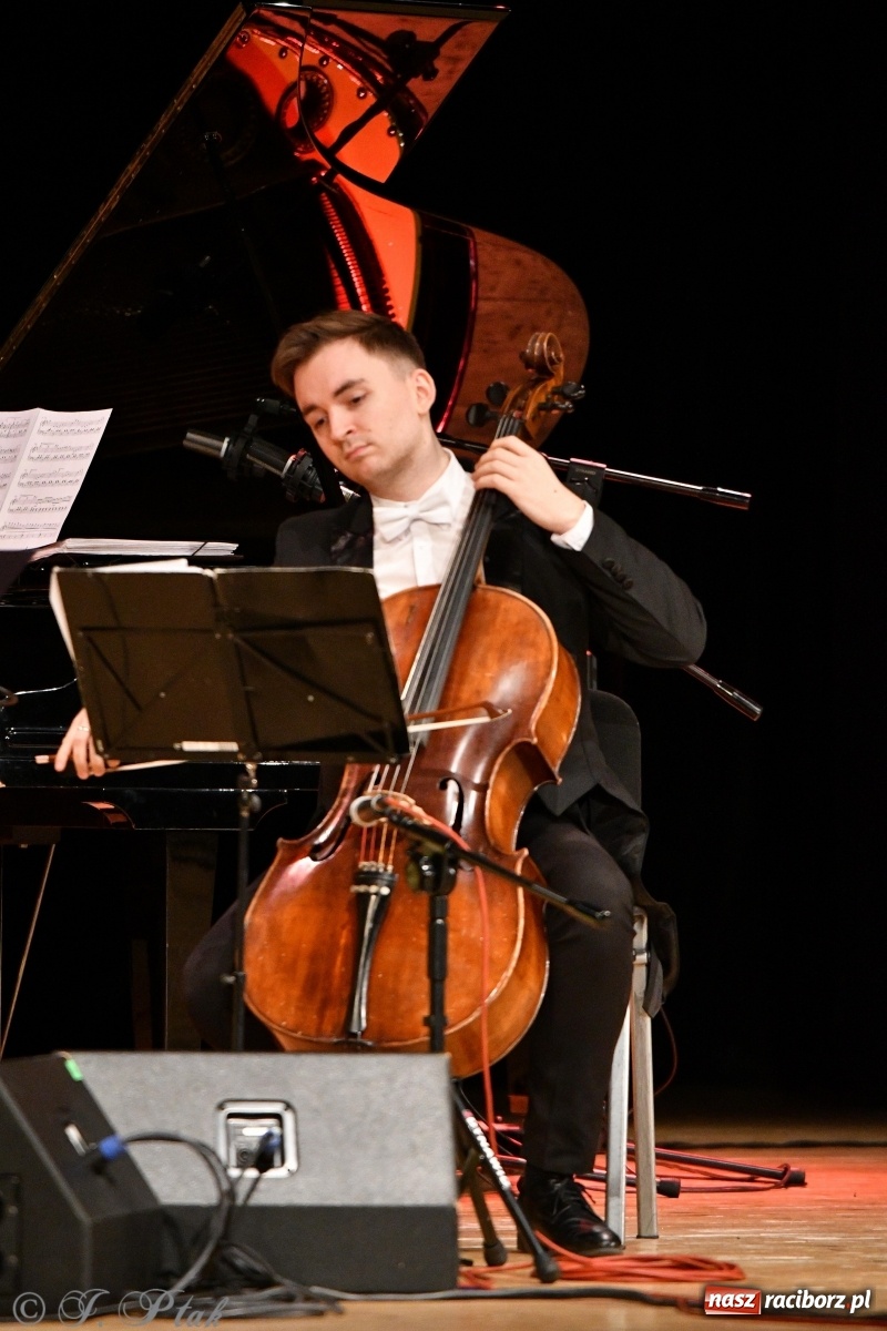 Zdjęcie w galerii na portalu naszraciborz.pl: Raciborzanie uwielbiają klasykę. Koncert Wiedeński w RCK  wiadomości z regionu