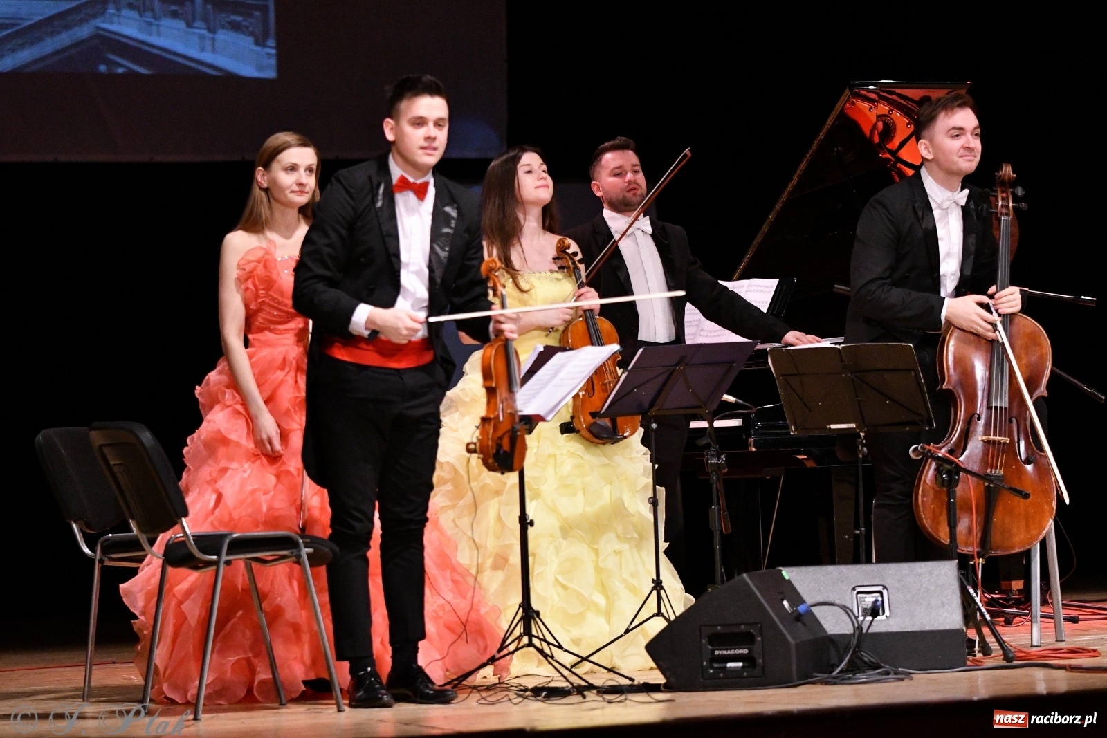 Zdjęcie w galerii na portalu naszraciborz.pl: Raciborzanie uwielbiają klasykę. Koncert Wiedeński w RCK  wiadomości z regionu