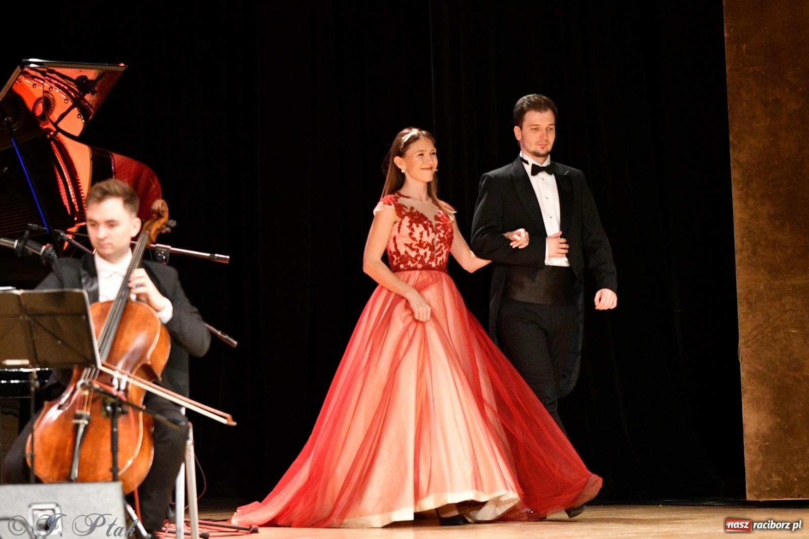 Zdjęcie w galerii na portalu naszraciborz.pl: Raciborzanie uwielbiają klasykę. Koncert Wiedeński w RCK  wiadomości z regionu