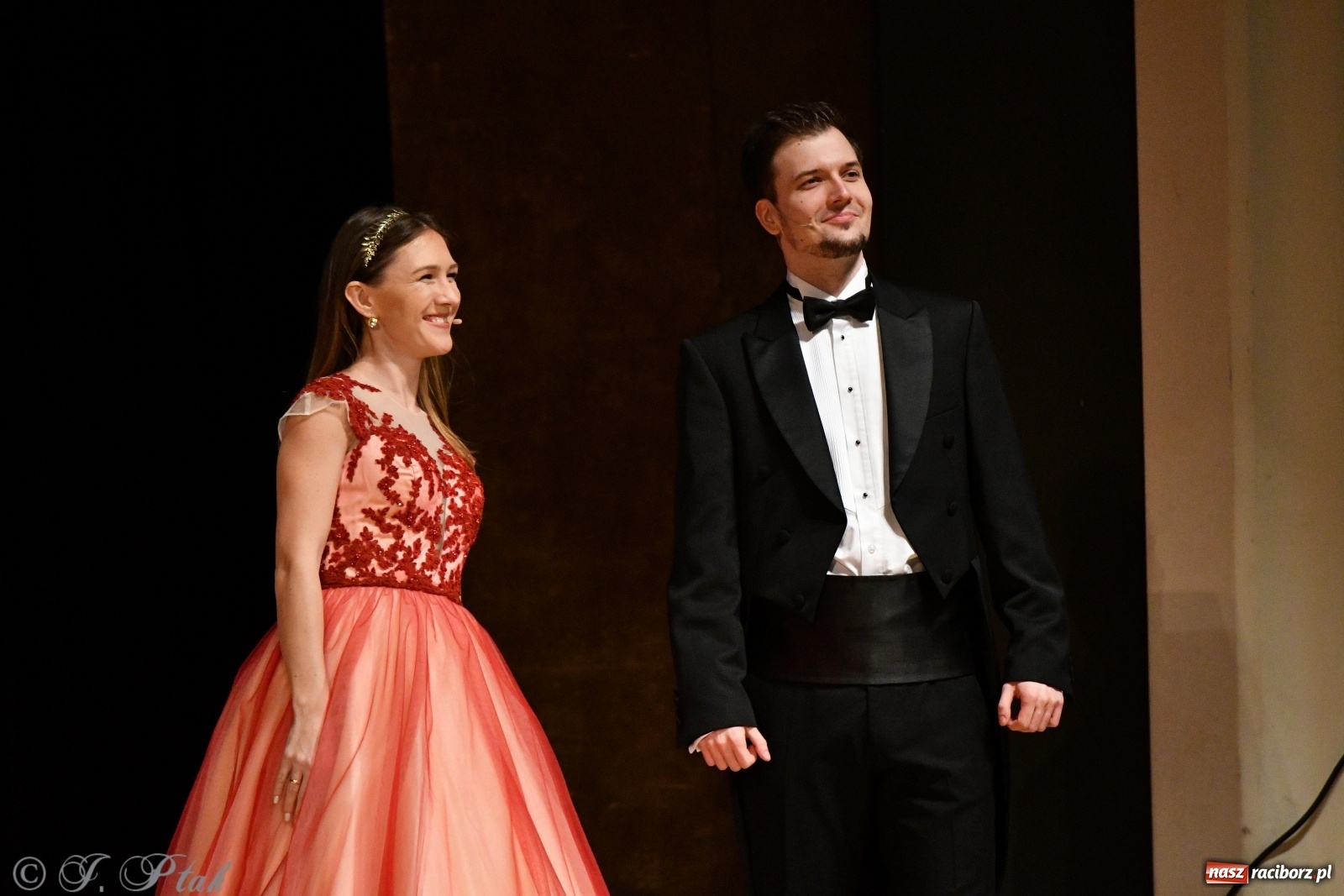 Zdjęcie w galerii na portalu naszraciborz.pl: Raciborzanie uwielbiają klasykę. Koncert Wiedeński w RCK  wiadomości z regionu