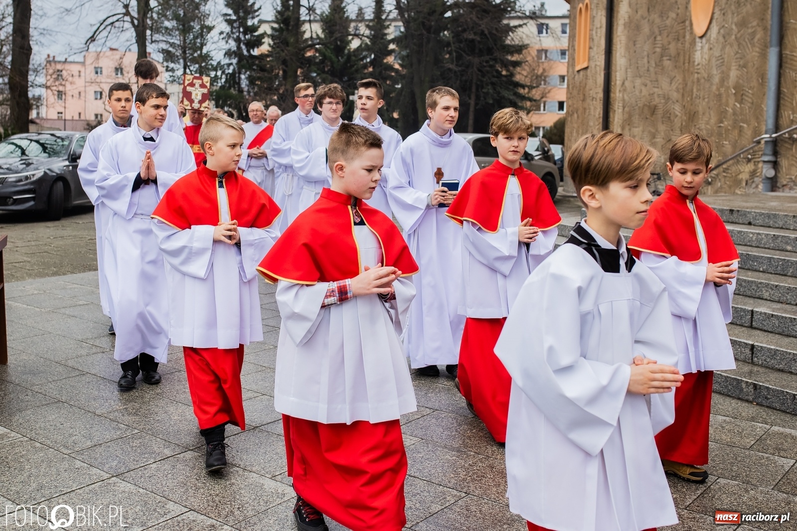 Zdjęcie w galerii na portalu naszraciborz.pl: Przy więzieniu odsłonięto tablicę poświęconą bł. Ryszardowi Henkesowi  wiadomości z regionu