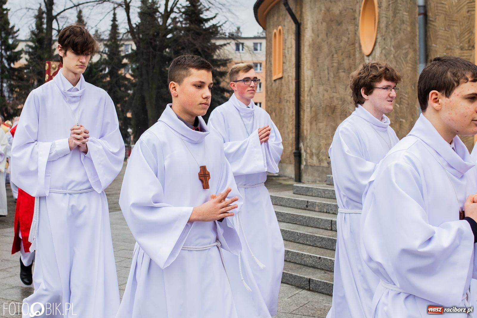 Zdjęcie w galerii na portalu naszraciborz.pl: Przy więzieniu odsłonięto tablicę poświęconą bł. Ryszardowi Henkesowi  wiadomości z regionu