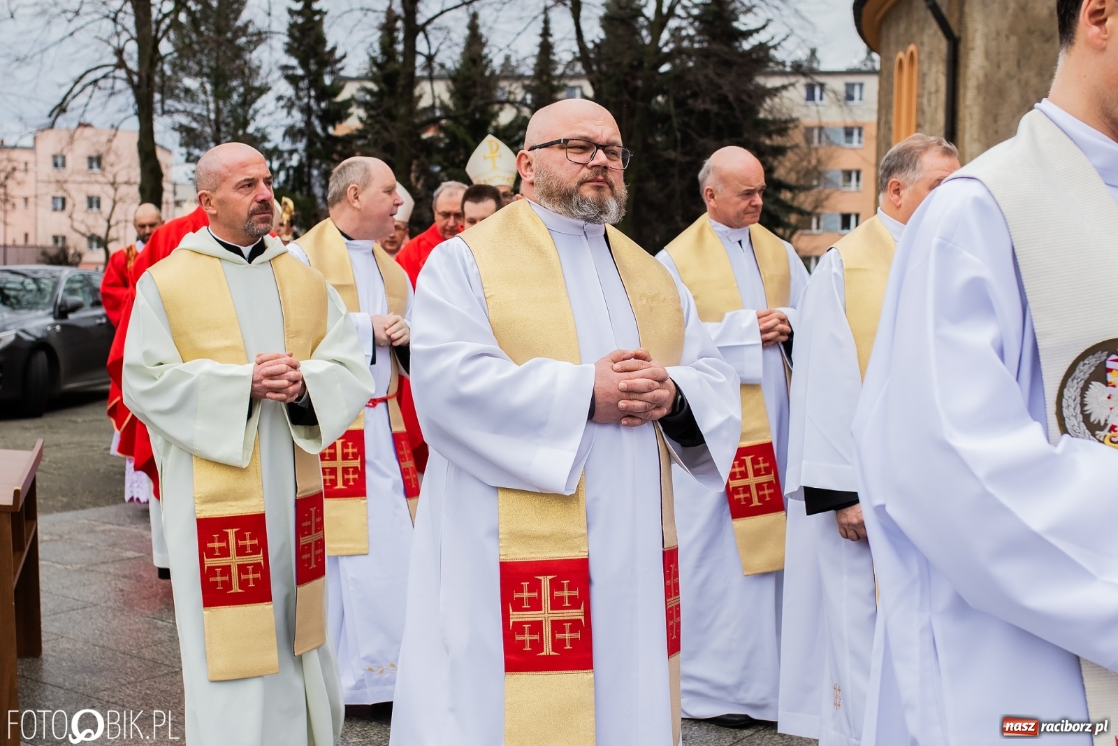 Zdjęcie w galerii na portalu naszraciborz.pl: Przy więzieniu odsłonięto tablicę poświęconą bł. Ryszardowi Henkesowi  wiadomości z regionu