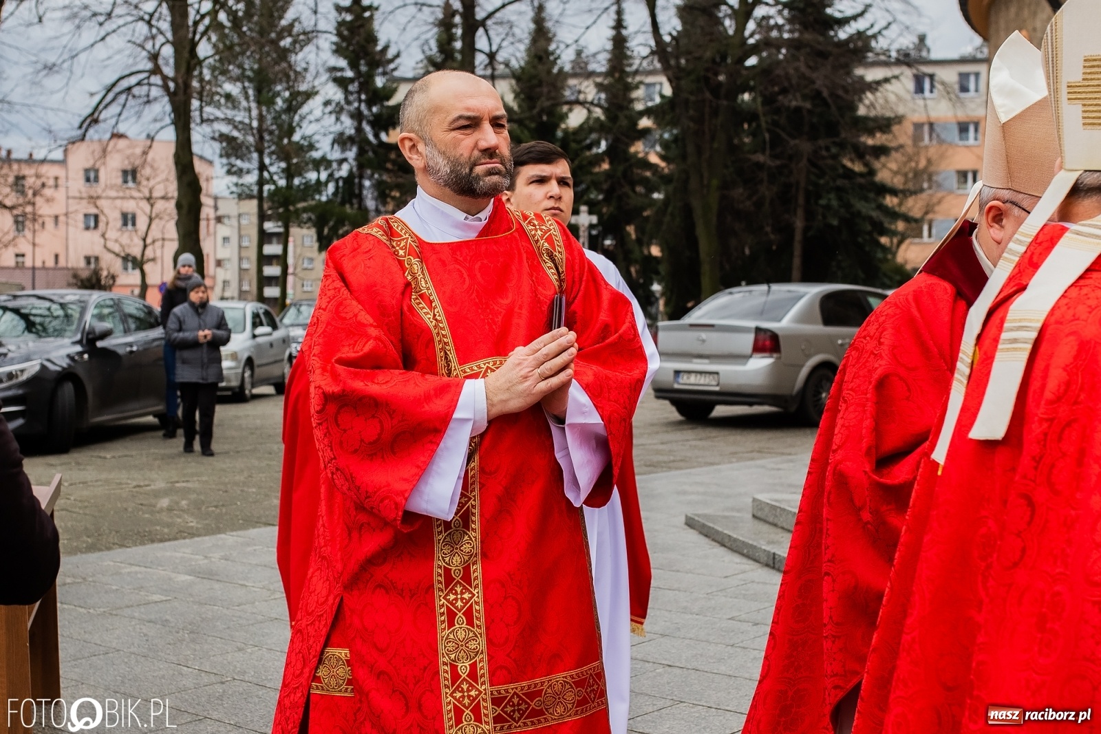 Zdjęcie w galerii na portalu naszraciborz.pl: Przy więzieniu odsłonięto tablicę poświęconą bł. Ryszardowi Henkesowi  wiadomości z regionu