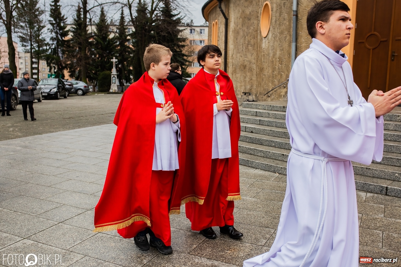 Zdjęcie w galerii na portalu naszraciborz.pl: Przy więzieniu odsłonięto tablicę poświęconą bł. Ryszardowi Henkesowi  wiadomości z regionu