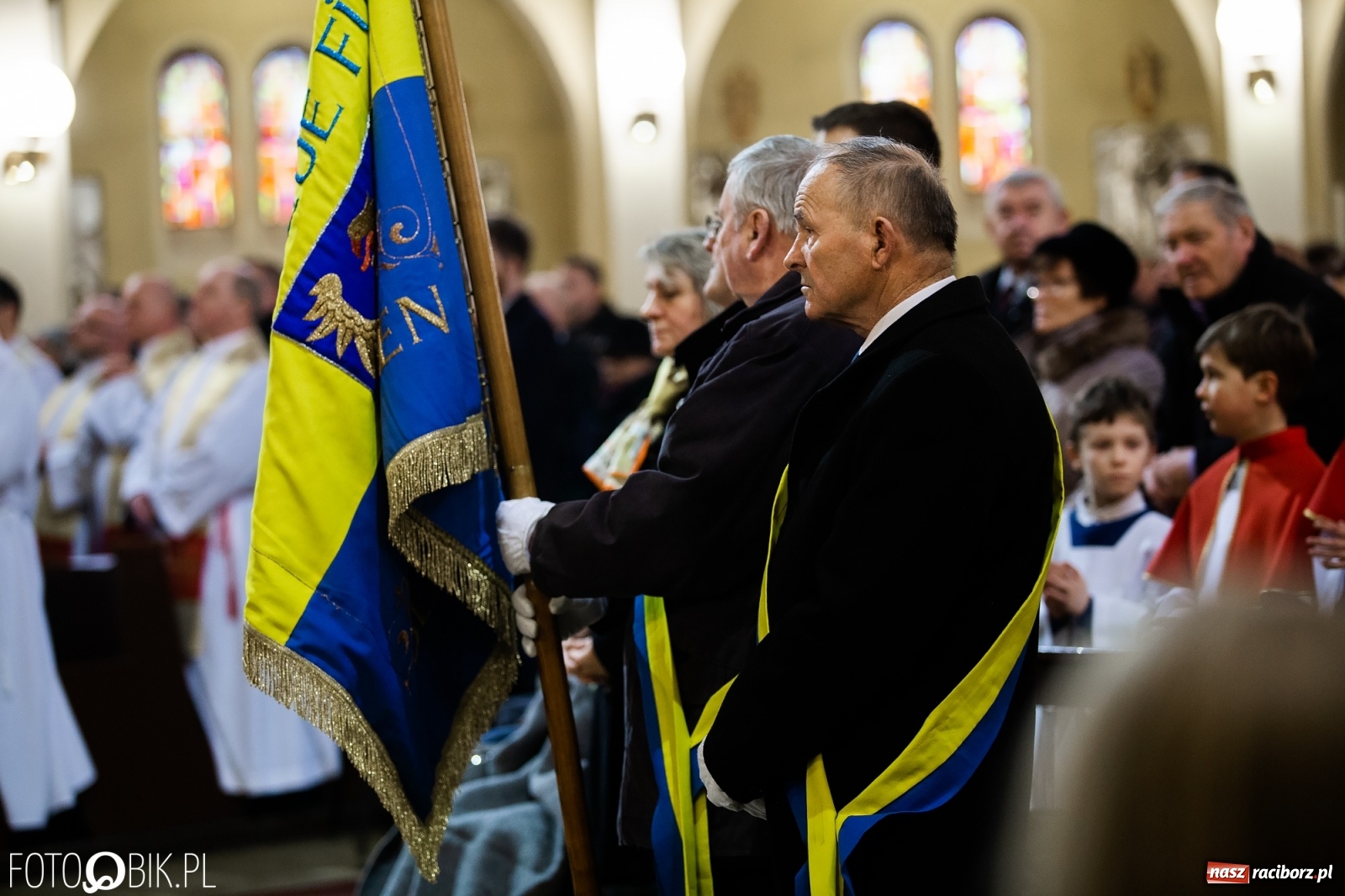 Zdjęcie w galerii na portalu naszraciborz.pl: Przy więzieniu odsłonięto tablicę poświęconą bł. Ryszardowi Henkesowi  wiadomości z regionu