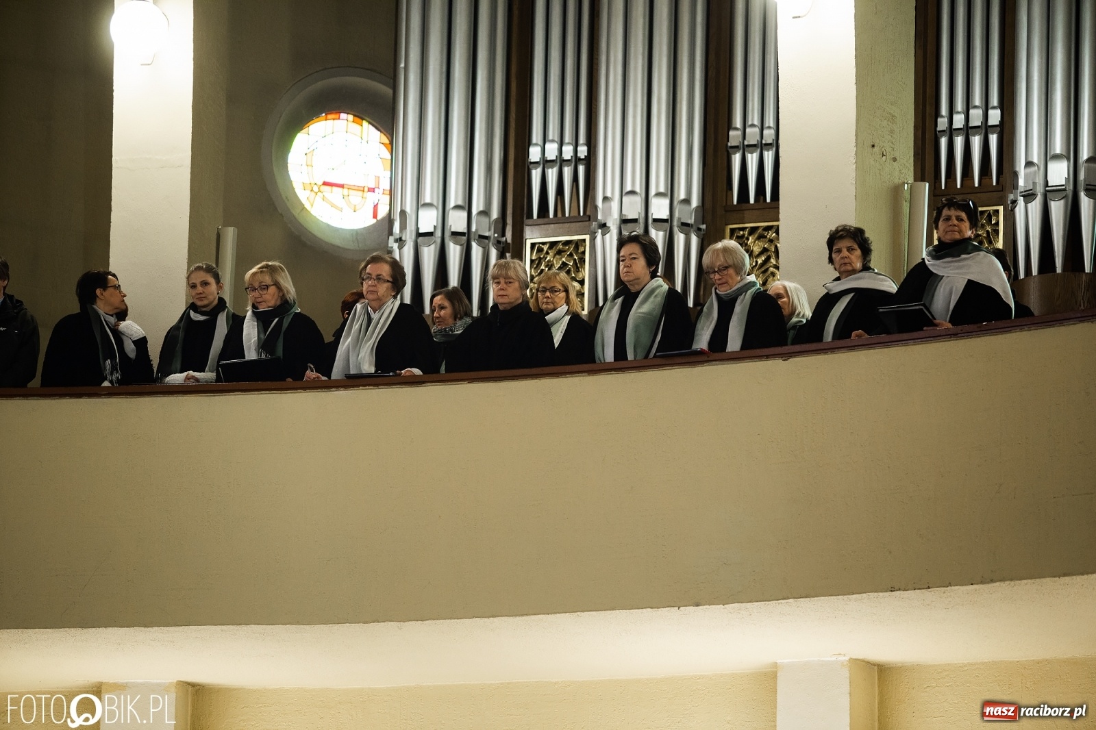 Zdjęcie w galerii na portalu naszraciborz.pl: Przy więzieniu odsłonięto tablicę poświęconą bł. Ryszardowi Henkesowi  wiadomości z regionu