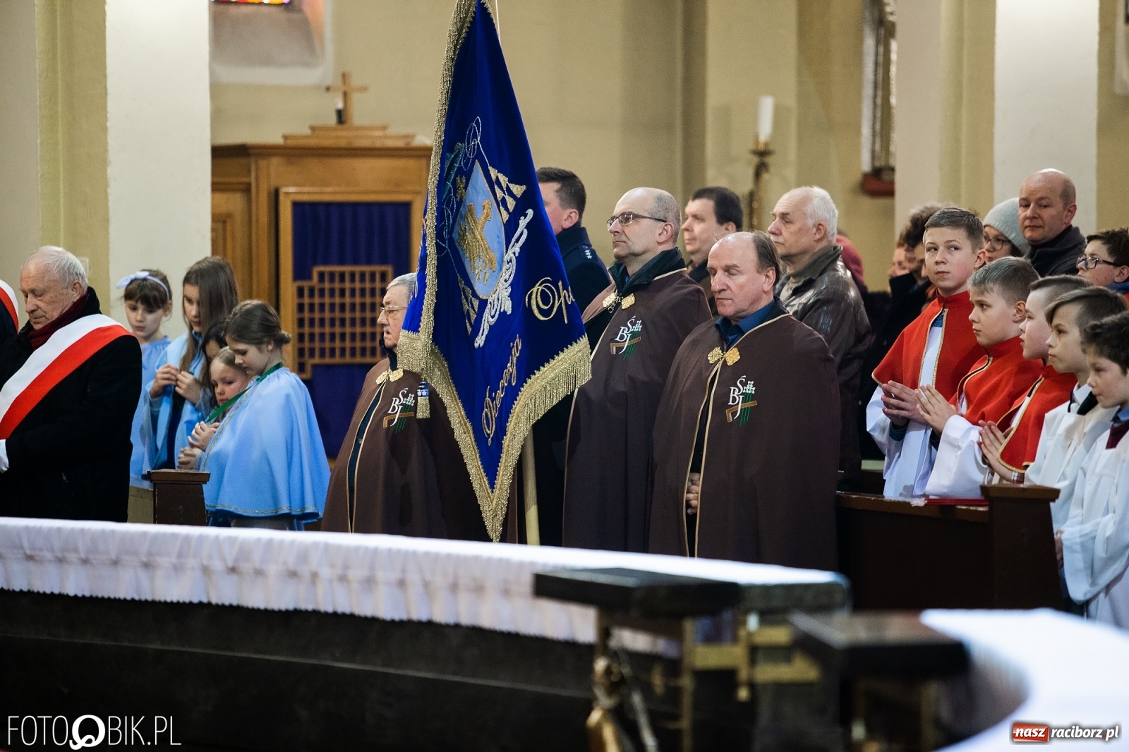 Zdjęcie w galerii na portalu naszraciborz.pl: Przy więzieniu odsłonięto tablicę poświęconą bł. Ryszardowi Henkesowi  wiadomości z regionu