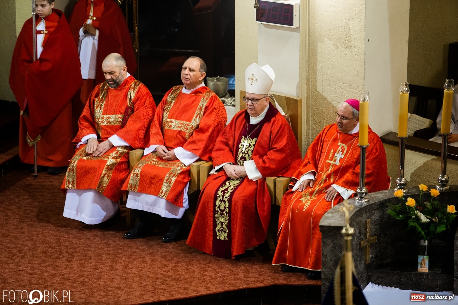 Zdjęcie w galerii na portalu naszraciborz.pl: Przy więzieniu odsłonięto tablicę poświęconą bł. Ryszardowi Henkesowi  wiadomości z regionu