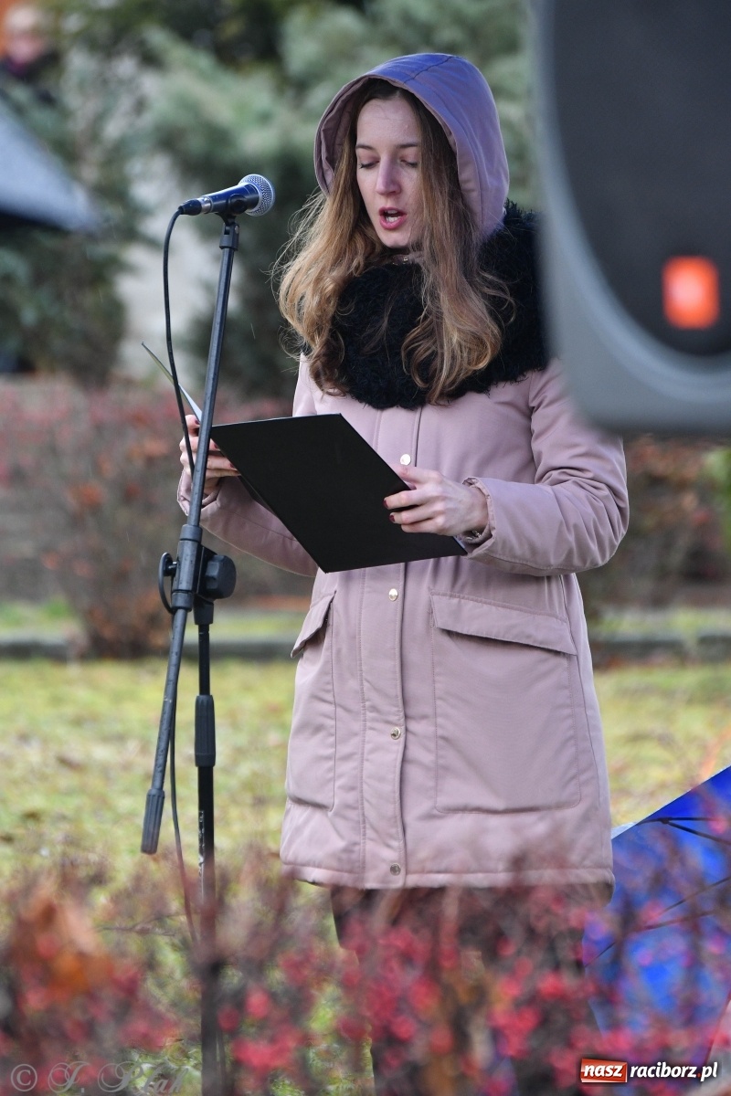 Zdjęcie w galerii na portalu naszraciborz.pl: Przy więzieniu odsłonięto tablicę poświęconą bł. Ryszardowi Henkesowi  wiadomości z regionu