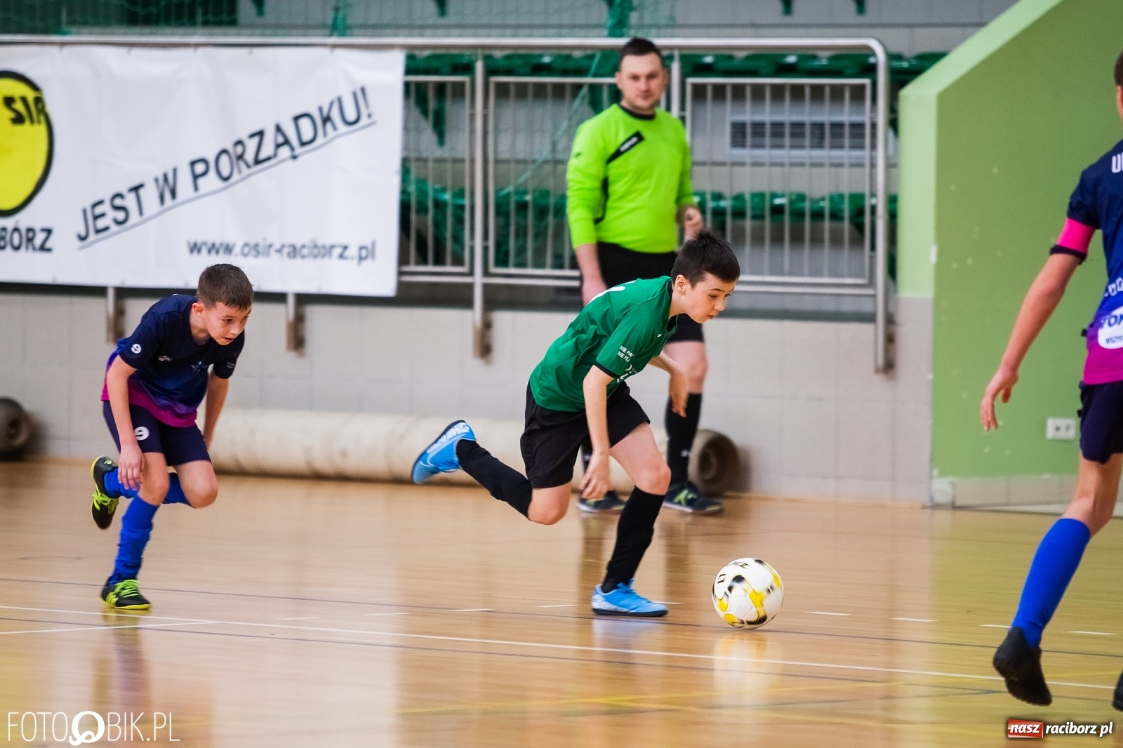 Zdjęcie w galerii na portalu naszraciborz.pl: Halowy Turniej Młodzików w Arenie Rafako wiadomości z regionu