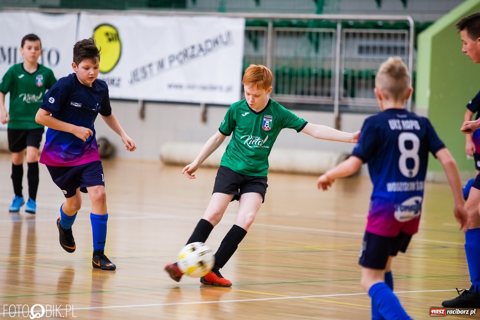 Zdjęcie w galerii na portalu naszraciborz.pl: Halowy Turniej Młodzików w Arenie Rafako wiadomości z regionu