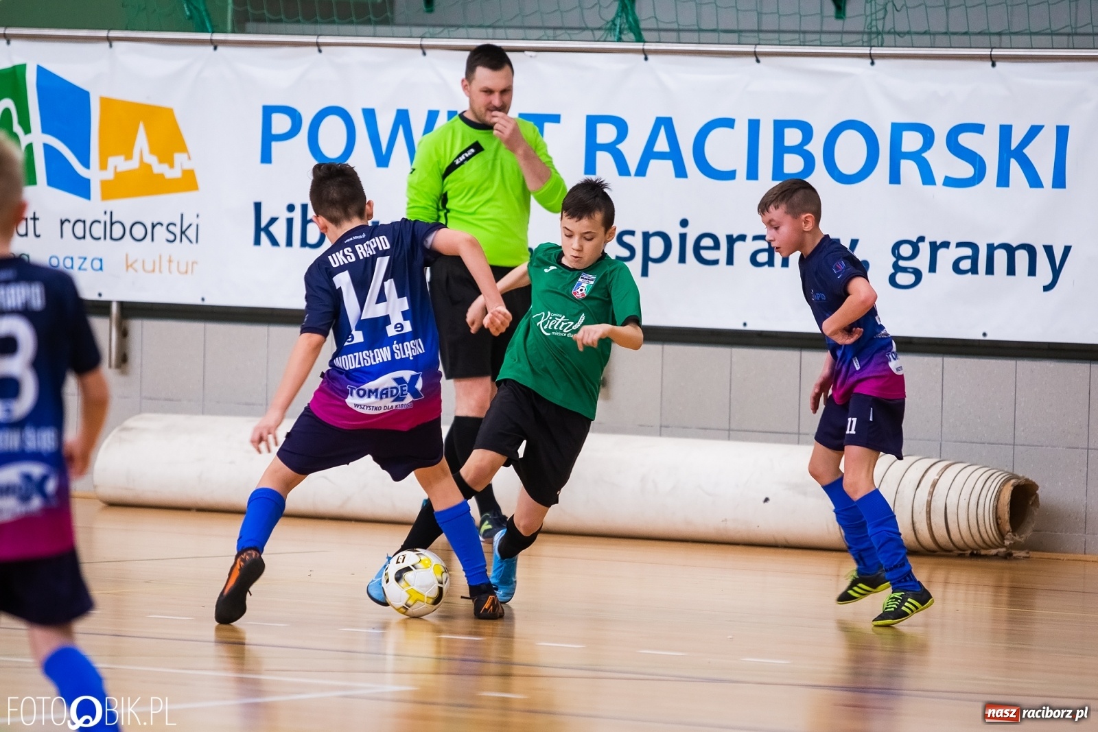 Zdjęcie w galerii na portalu naszraciborz.pl: Halowy Turniej Młodzików w Arenie Rafako wiadomości z regionu
