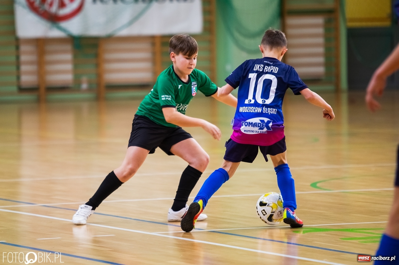 Zdjęcie w galerii na portalu naszraciborz.pl: Halowy Turniej Młodzików w Arenie Rafako wiadomości z regionu