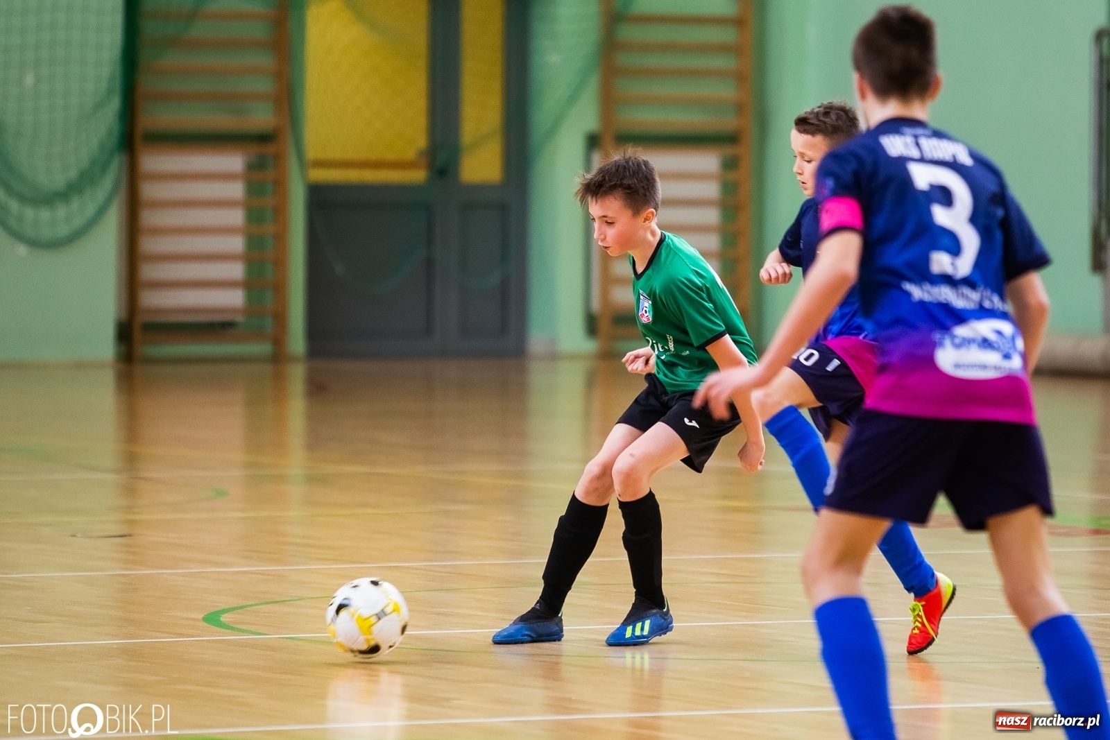 Zdjęcie w galerii na portalu naszraciborz.pl: Halowy Turniej Młodzików w Arenie Rafako wiadomości z regionu