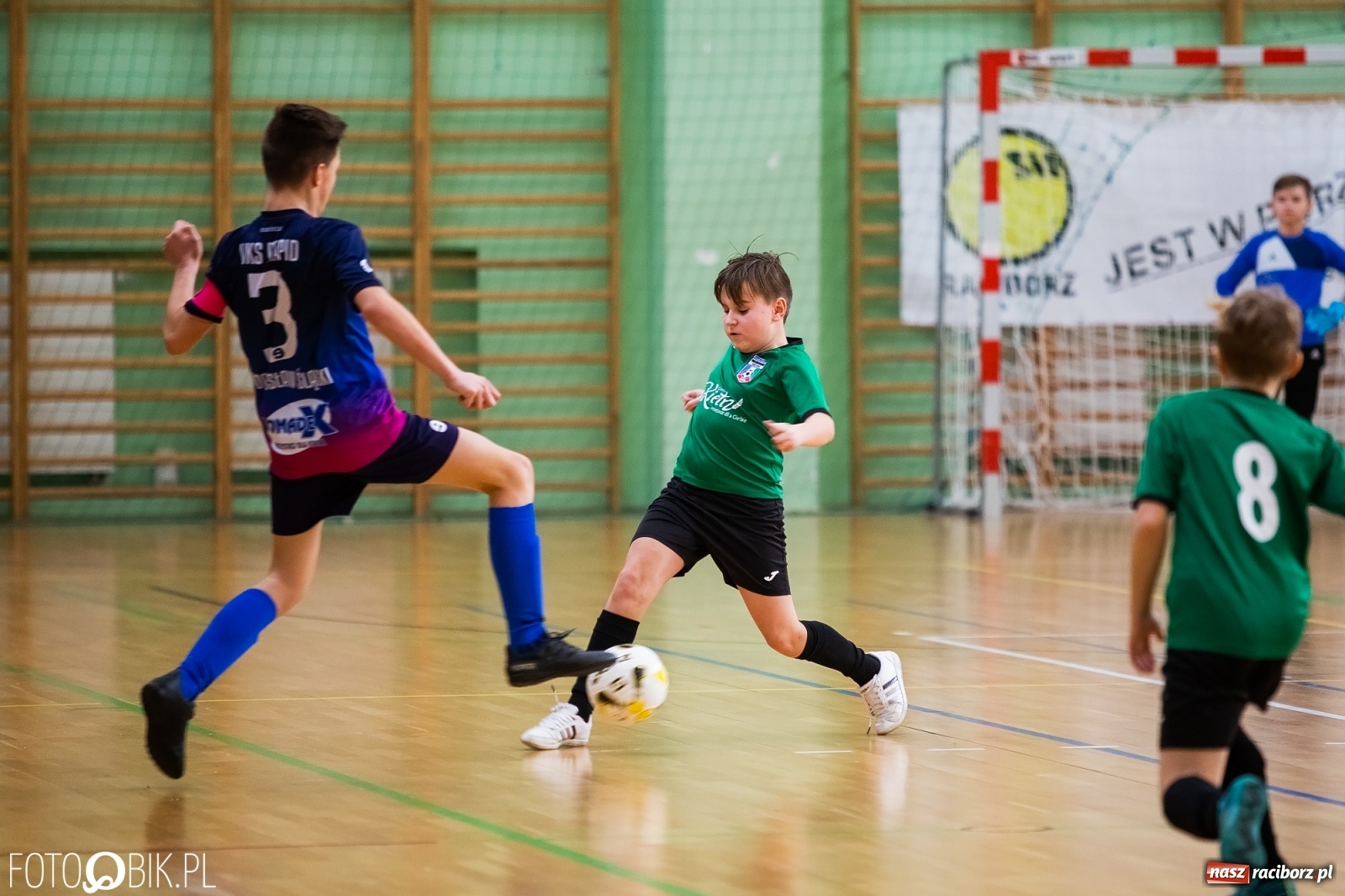 Zdjęcie w galerii na portalu naszraciborz.pl: Halowy Turniej Młodzików w Arenie Rafako wiadomości z regionu