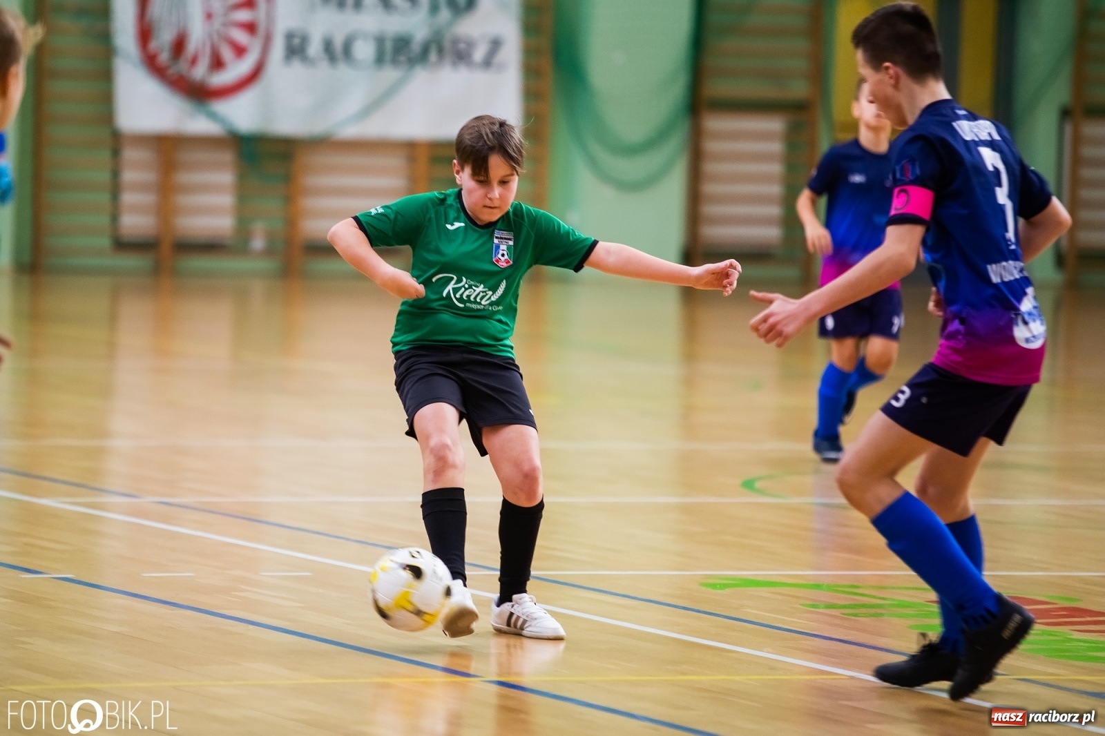 Zdjęcie w galerii na portalu naszraciborz.pl: Halowy Turniej Młodzików w Arenie Rafako wiadomości z regionu
