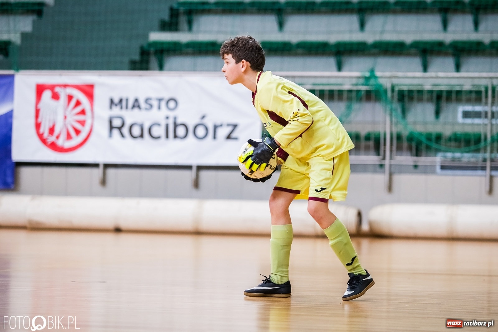 Zdjęcie w galerii na portalu naszraciborz.pl: Halowy Turniej Młodzików w Arenie Rafako wiadomości z regionu