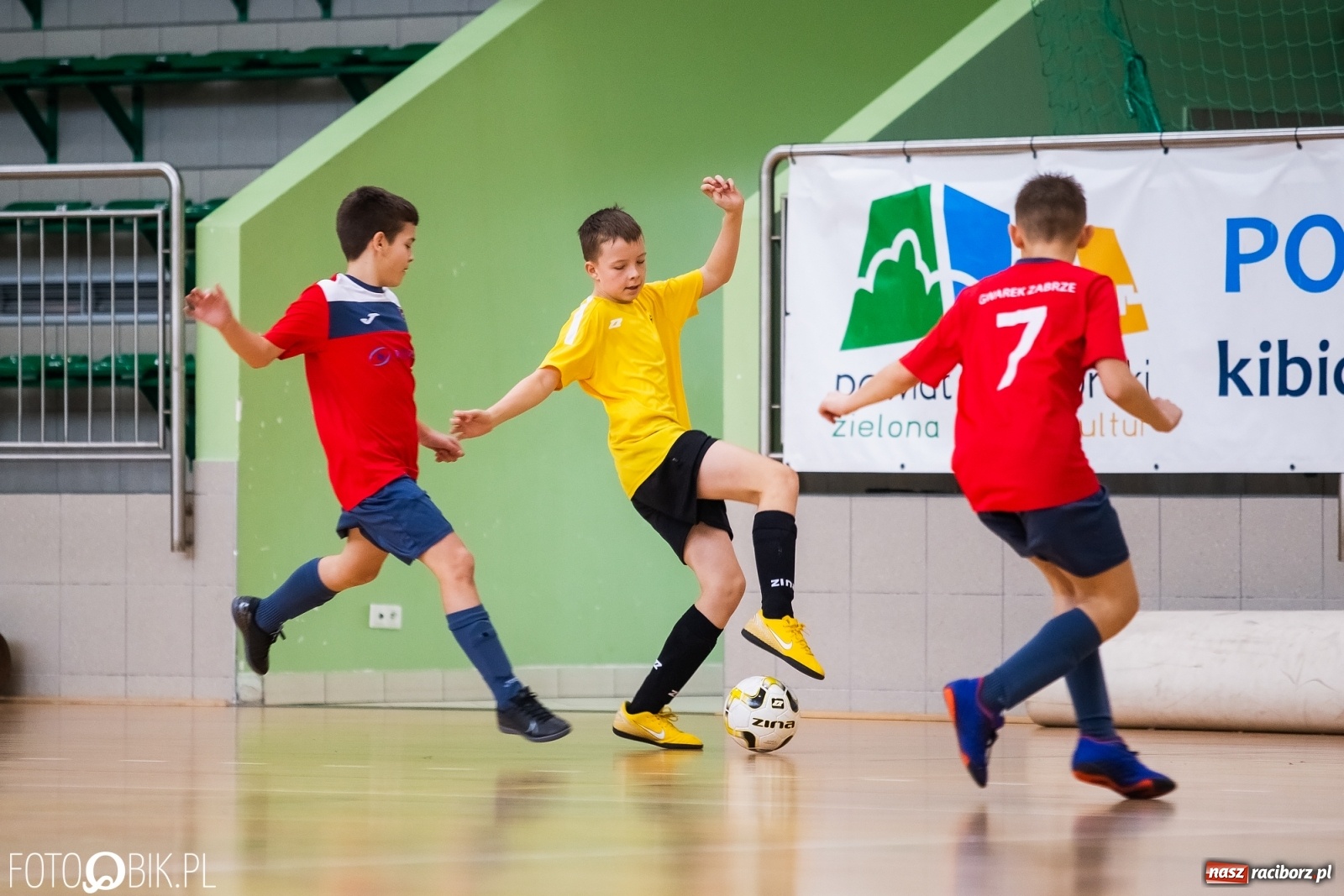 Zdjęcie w galerii na portalu naszraciborz.pl: Halowy Turniej Młodzików w Arenie Rafako wiadomości z regionu