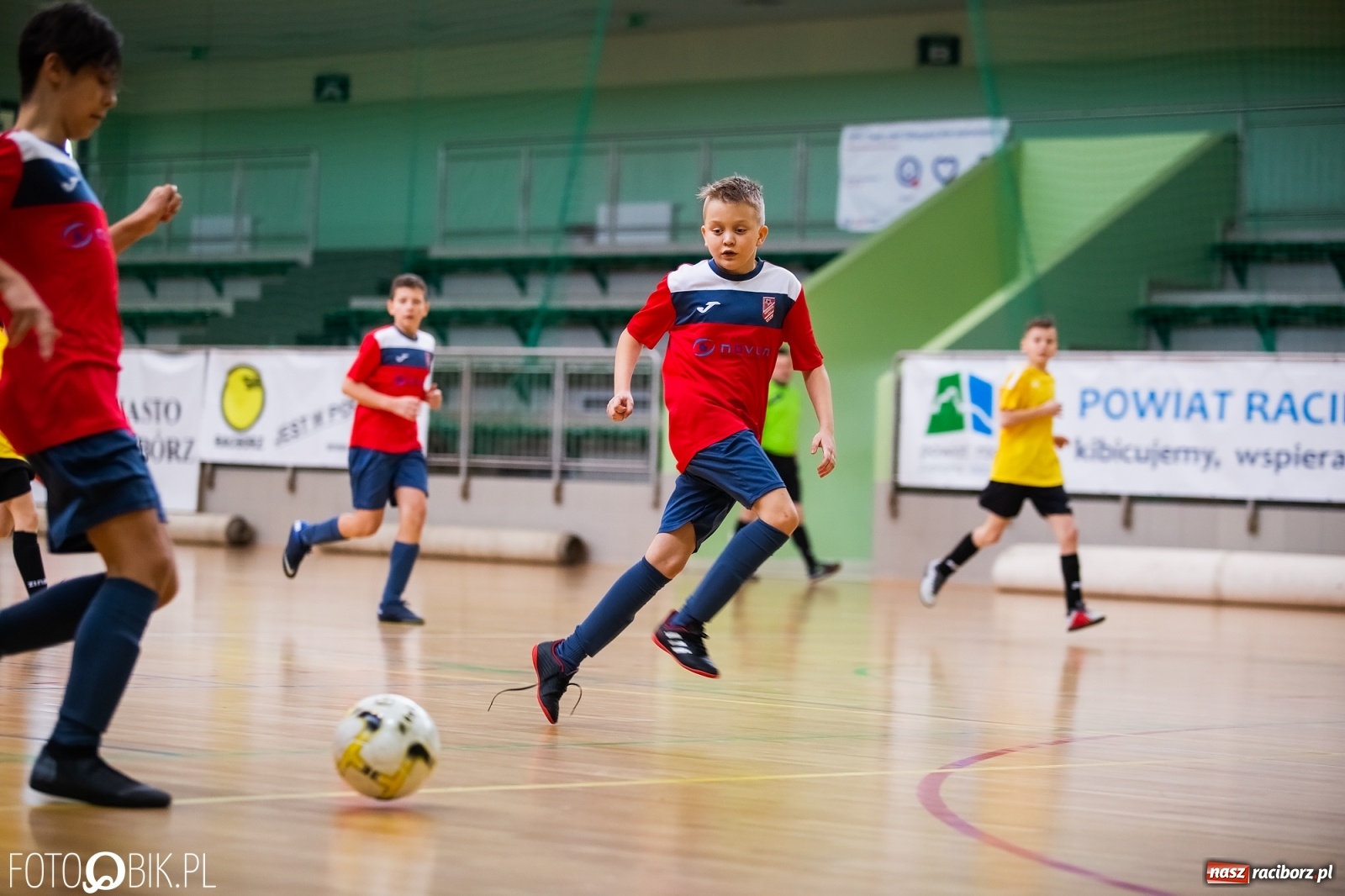 Zdjęcie w galerii na portalu naszraciborz.pl: Halowy Turniej Młodzików w Arenie Rafako wiadomości z regionu