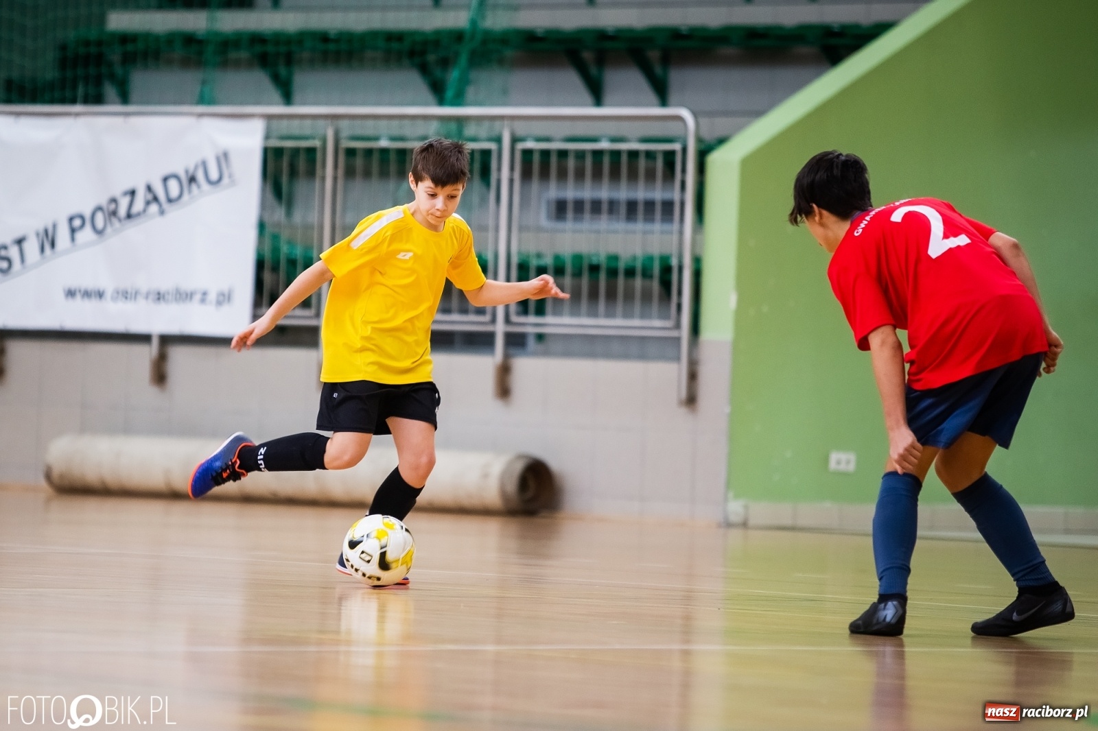 Zdjęcie w galerii na portalu naszraciborz.pl: Halowy Turniej Młodzików w Arenie Rafako wiadomości z regionu