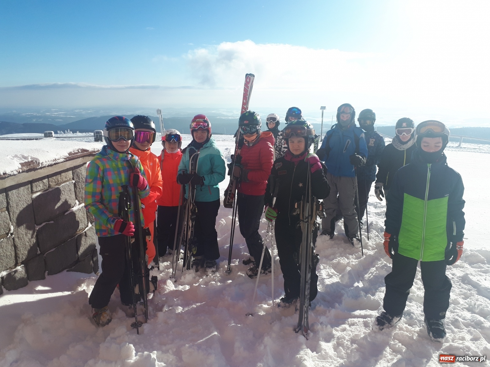 Zdjęcie w galerii na portalu naszraciborz.pl: Uczniowie z Grzegorzowic zaprosili Czechów na wspólne szusowanie wiadomości z regionu