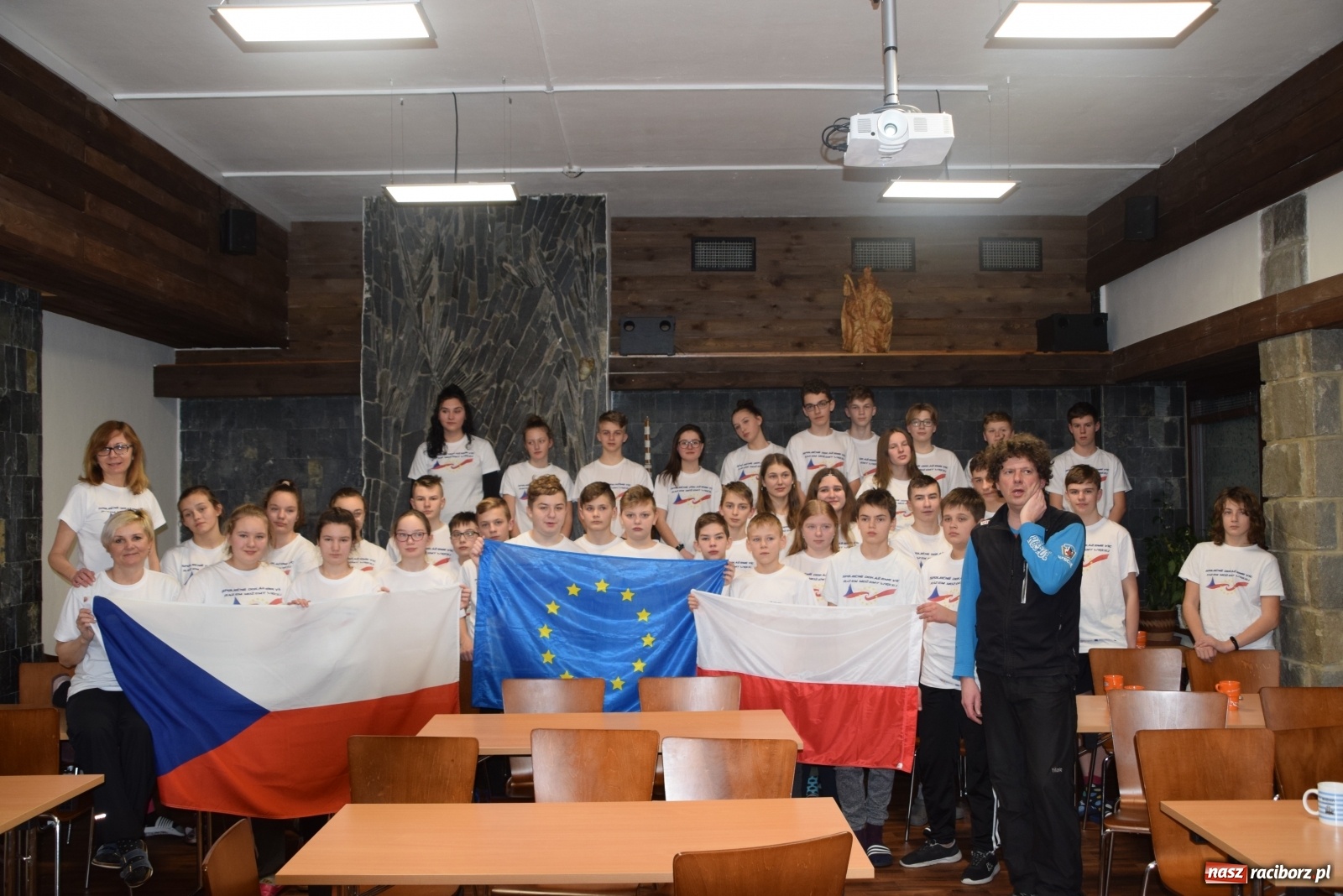 Zdjęcie w galerii na portalu naszraciborz.pl: Uczniowie z Grzegorzowic zaprosili Czechów na wspólne szusowanie wiadomości z regionu