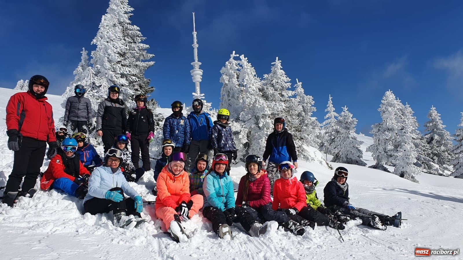 Zdjęcie w galerii na portalu naszraciborz.pl: Uczniowie z Grzegorzowic zaprosili Czechów na wspólne szusowanie wiadomości z regionu