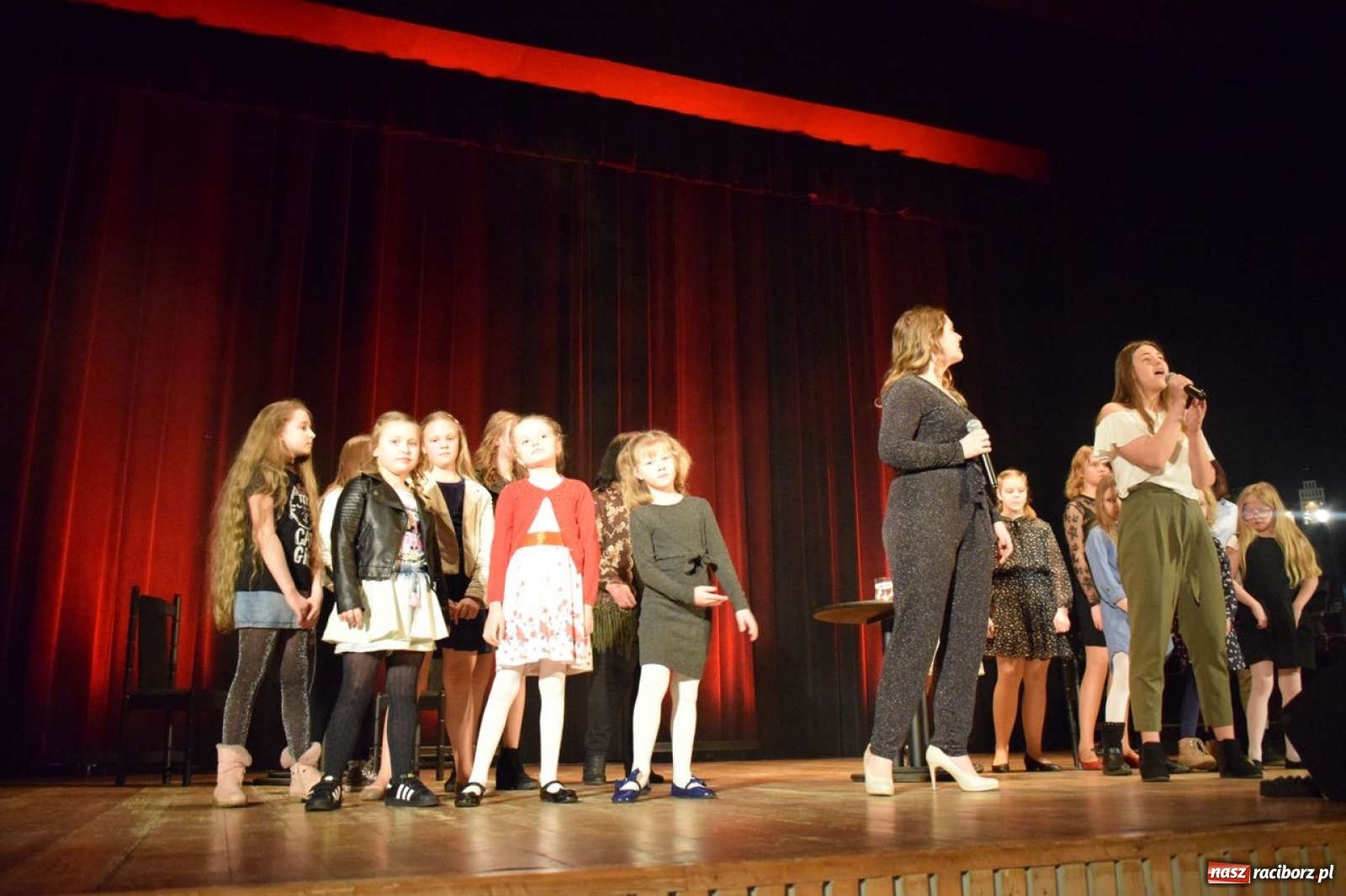 Zdjęcie w galerii na portalu naszraciborz.pl: Młodzi artyści koncertowali w Kuźni Kultury wiadomości z regionu