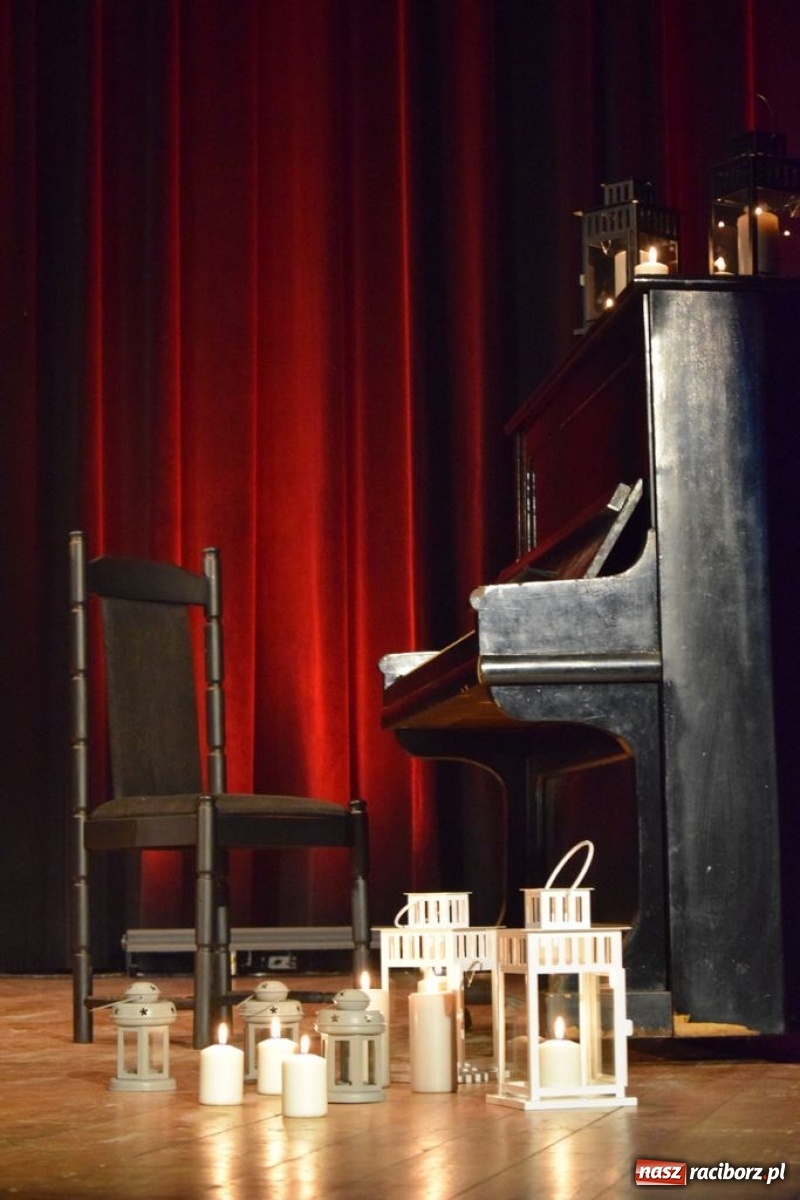 Zdjęcie w galerii na portalu naszraciborz.pl: Młodzi artyści koncertowali w Kuźni Kultury wiadomości z regionu