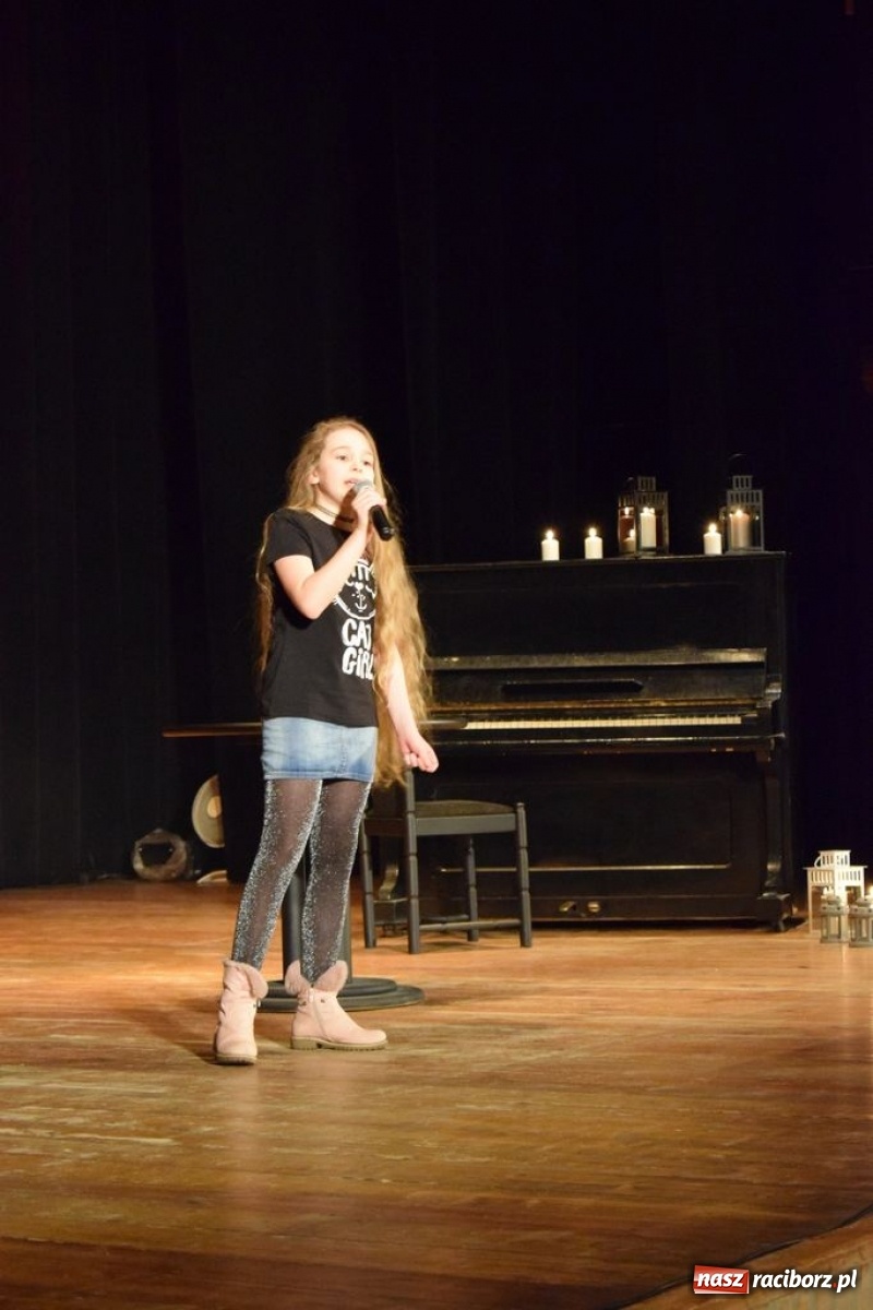 Zdjęcie w galerii na portalu naszraciborz.pl: Młodzi artyści koncertowali w Kuźni Kultury wiadomości z regionu