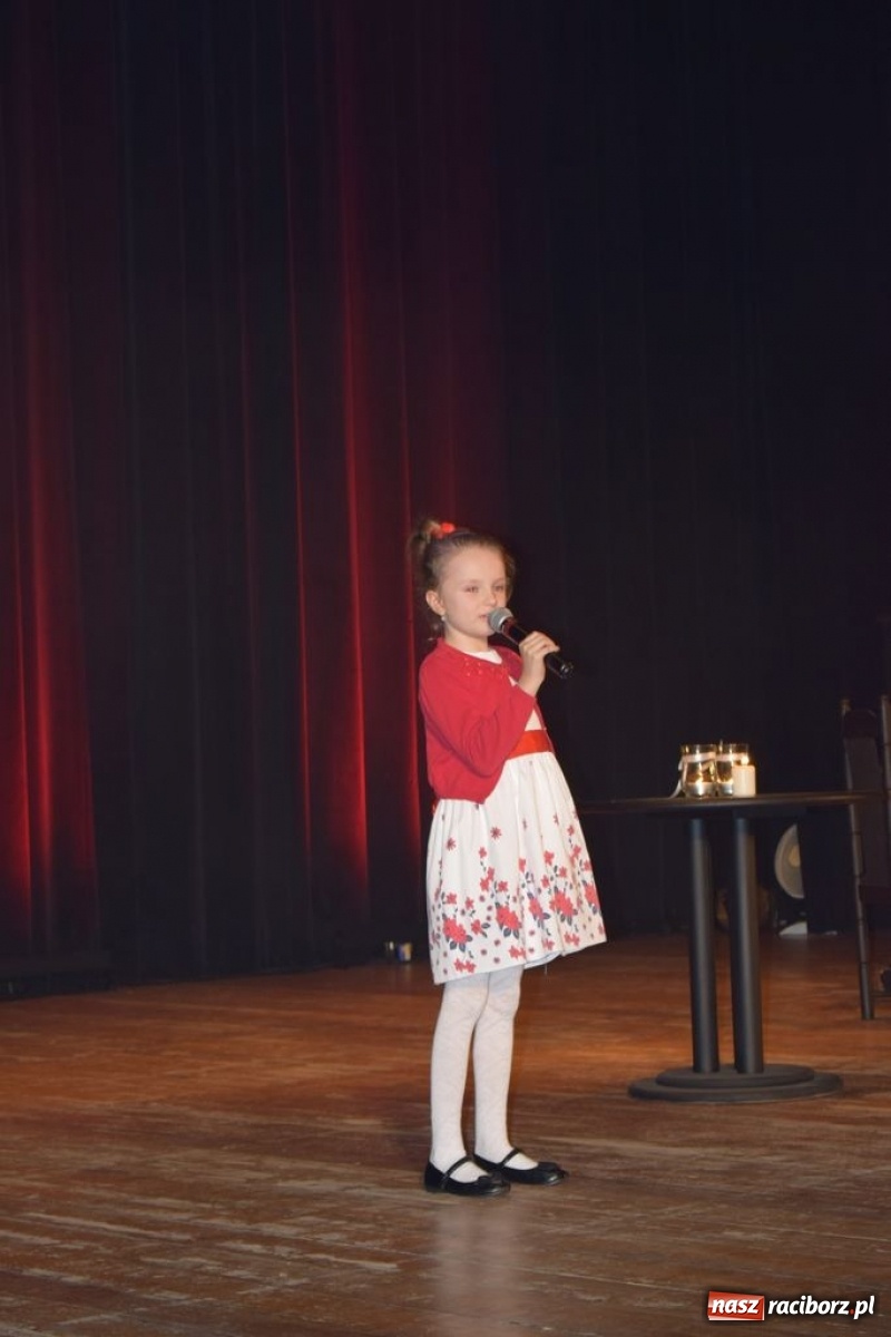 Zdjęcie w galerii na portalu naszraciborz.pl: Młodzi artyści koncertowali w Kuźni Kultury wiadomości z regionu
