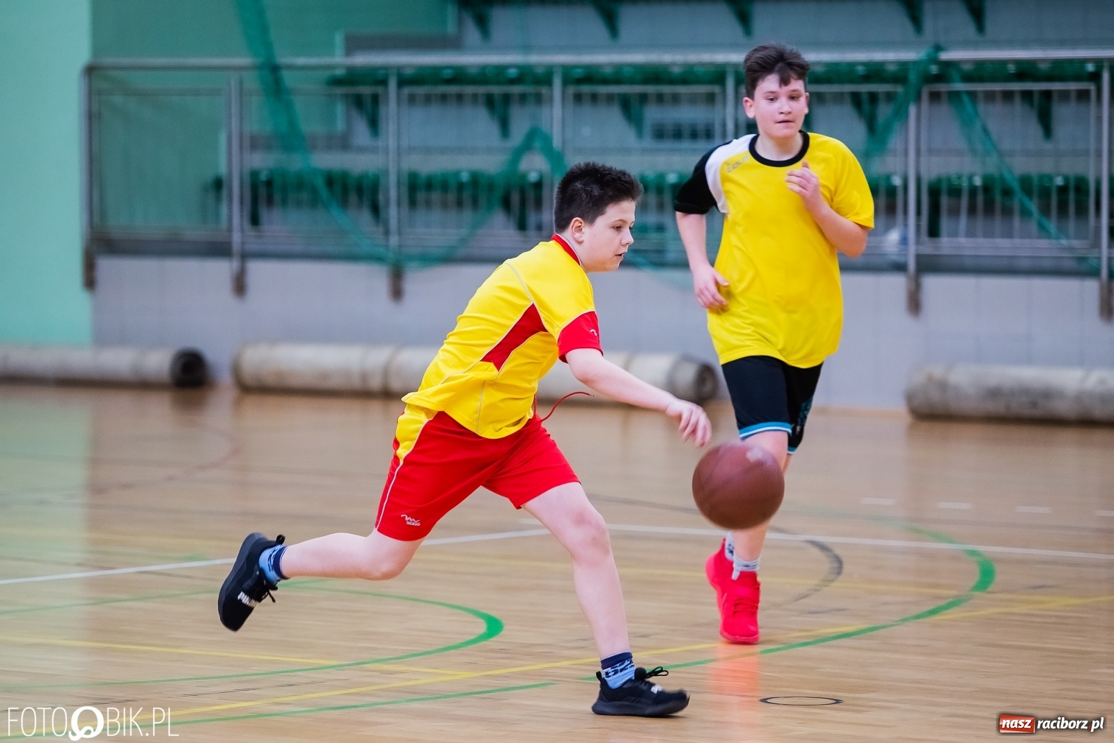 Zdjęcie w galerii na portalu naszraciborz.pl: Mini koszykówka chłopców szkół podstawowych wiadomości z regionu