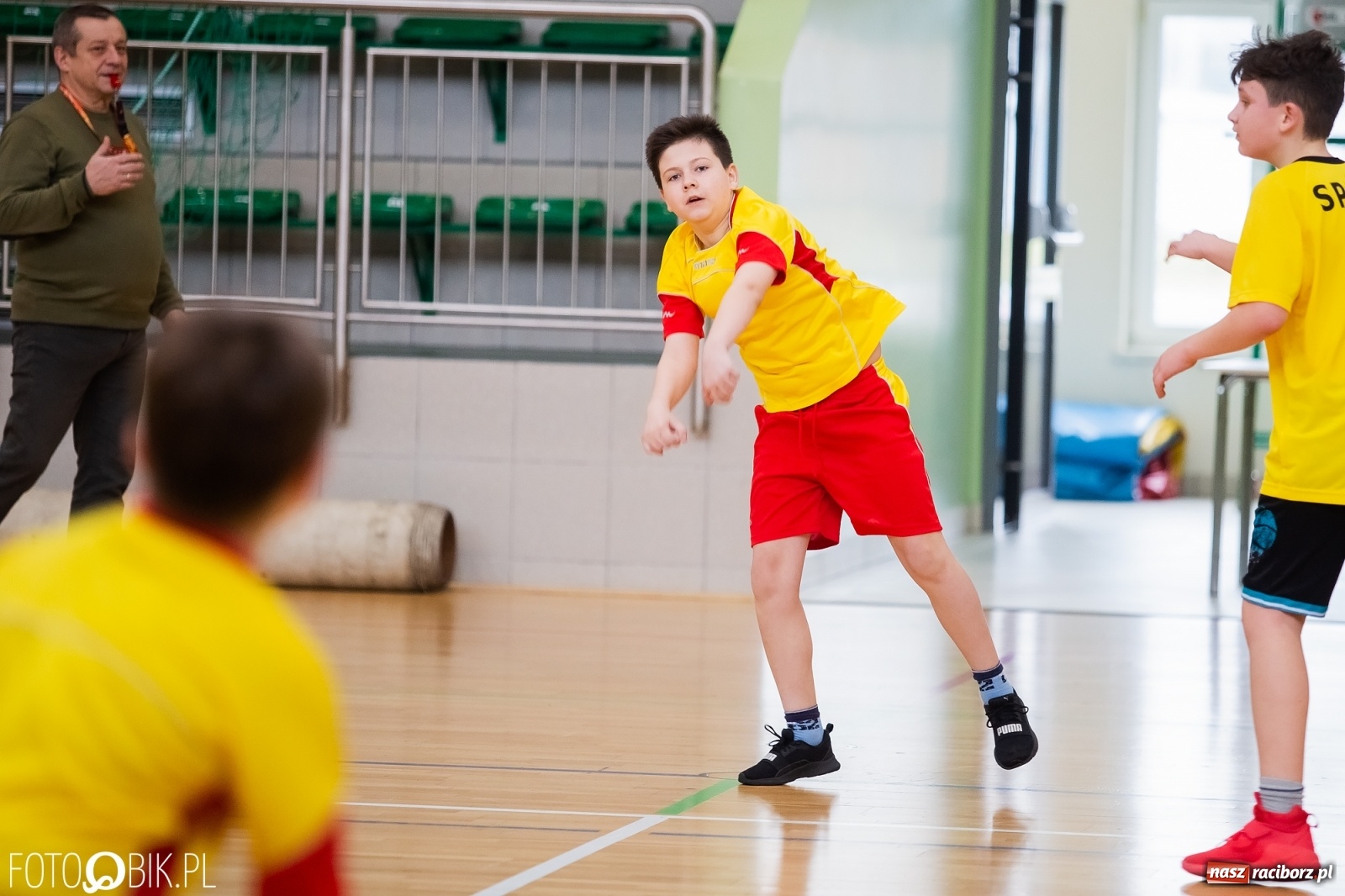 Zdjęcie w galerii na portalu naszraciborz.pl: Mini koszykówka chłopców szkół podstawowych wiadomości z regionu