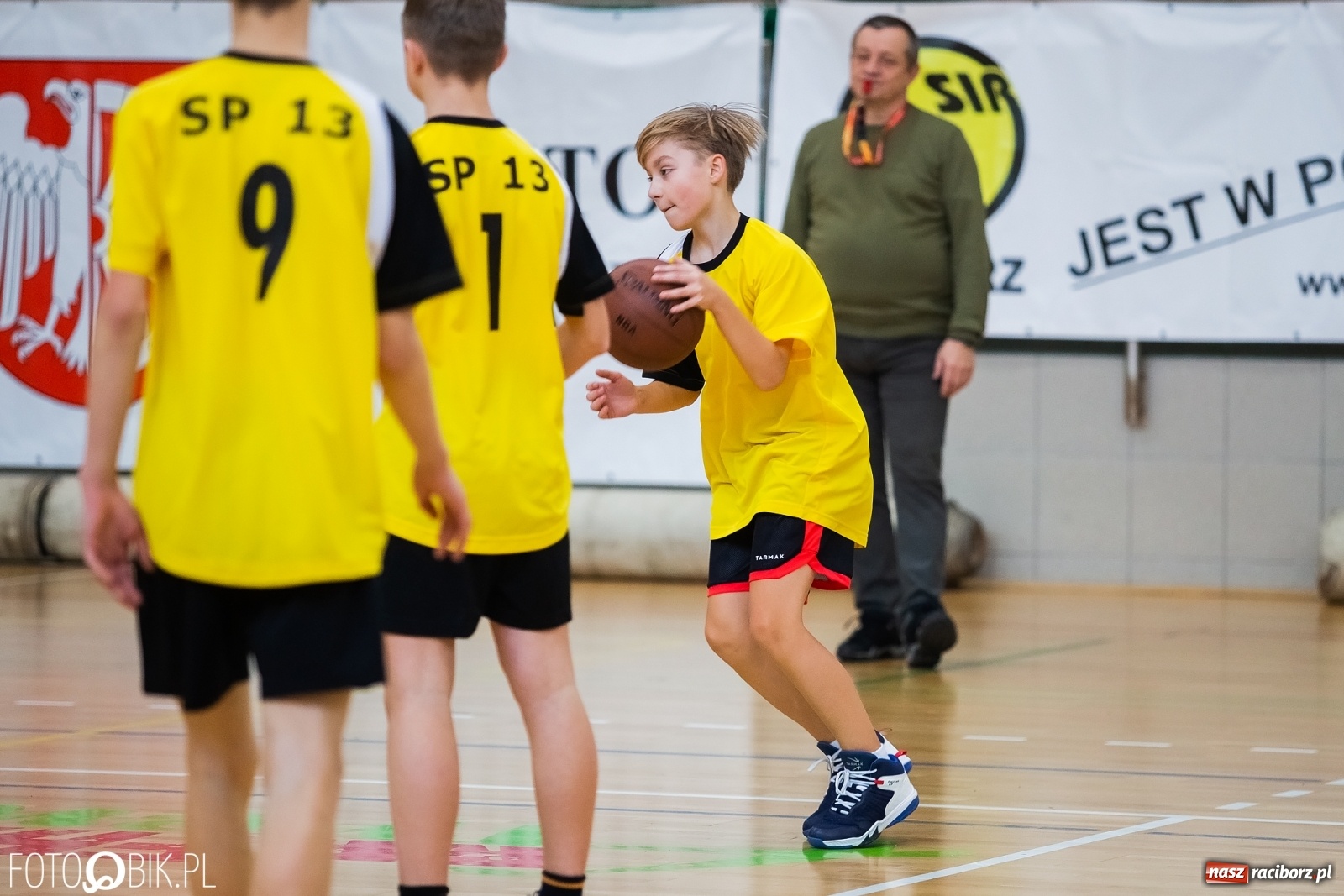 Zdjęcie w galerii na portalu naszraciborz.pl: Mini koszykówka chłopców szkół podstawowych wiadomości z regionu