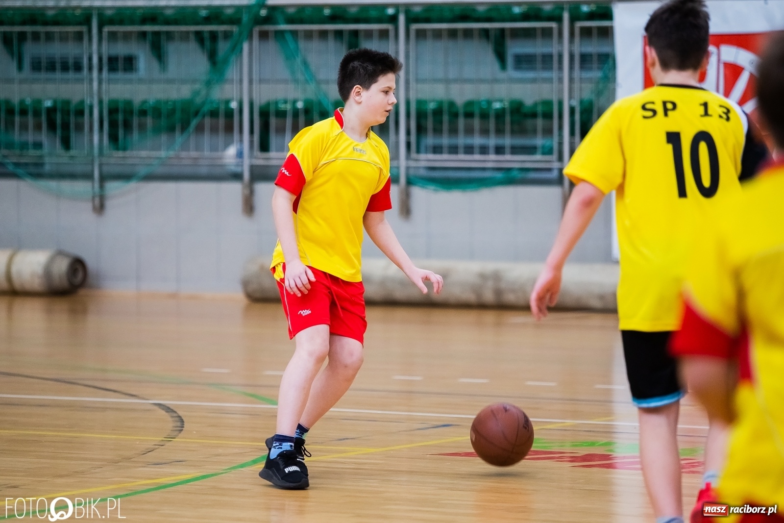 Zdjęcie w galerii na portalu naszraciborz.pl: Mini koszykówka chłopców szkół podstawowych wiadomości z regionu