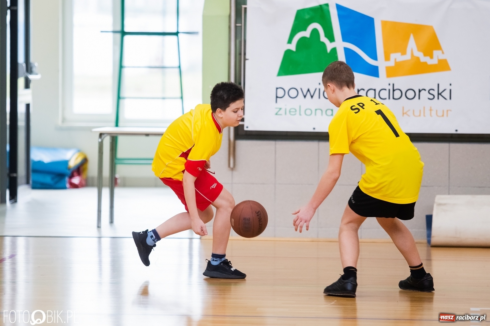 Zdjęcie w galerii na portalu naszraciborz.pl: Mini koszykówka chłopców szkół podstawowych wiadomości z regionu