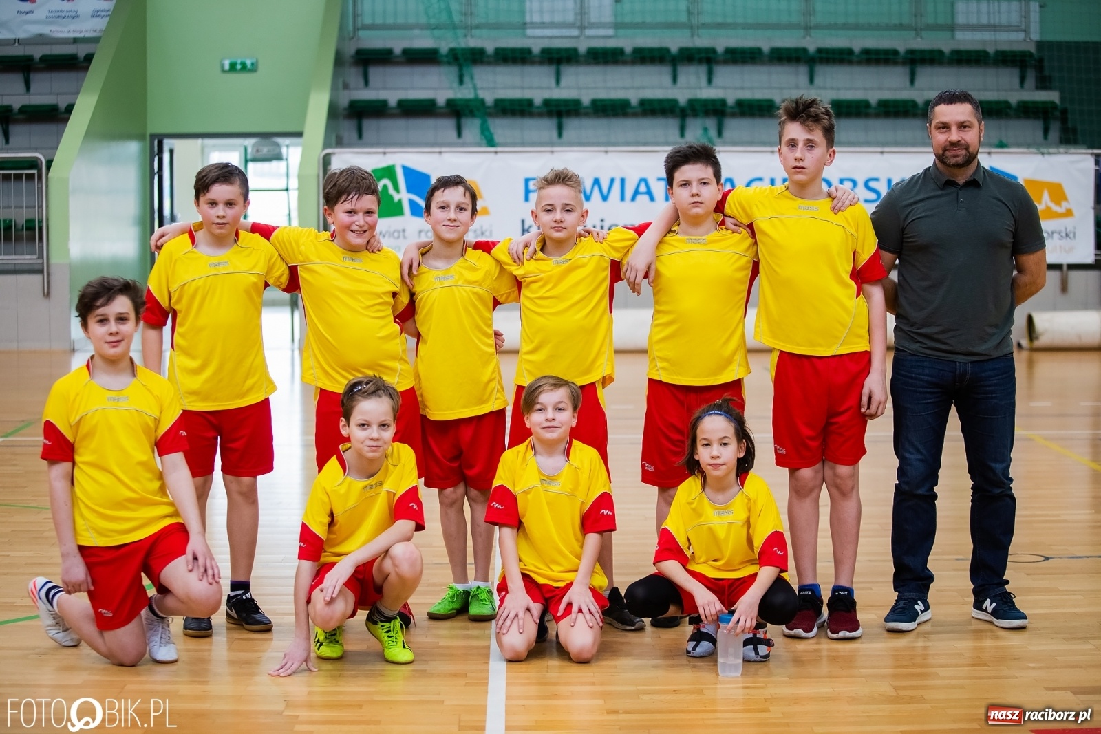 Zdjęcie w galerii na portalu naszraciborz.pl: Mini koszykówka chłopców szkół podstawowych wiadomości z regionu