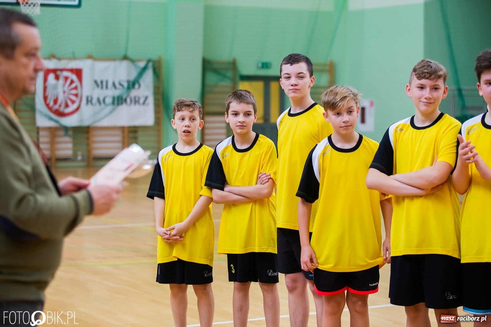 Zdjęcie w galerii na portalu naszraciborz.pl: Mini koszykówka chłopców szkół podstawowych wiadomości z regionu